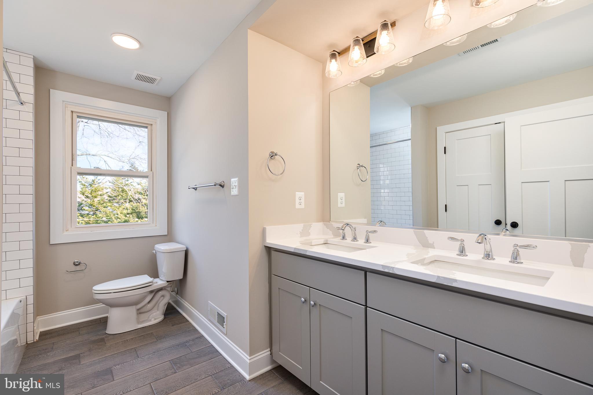 YORK MANOR - Residential