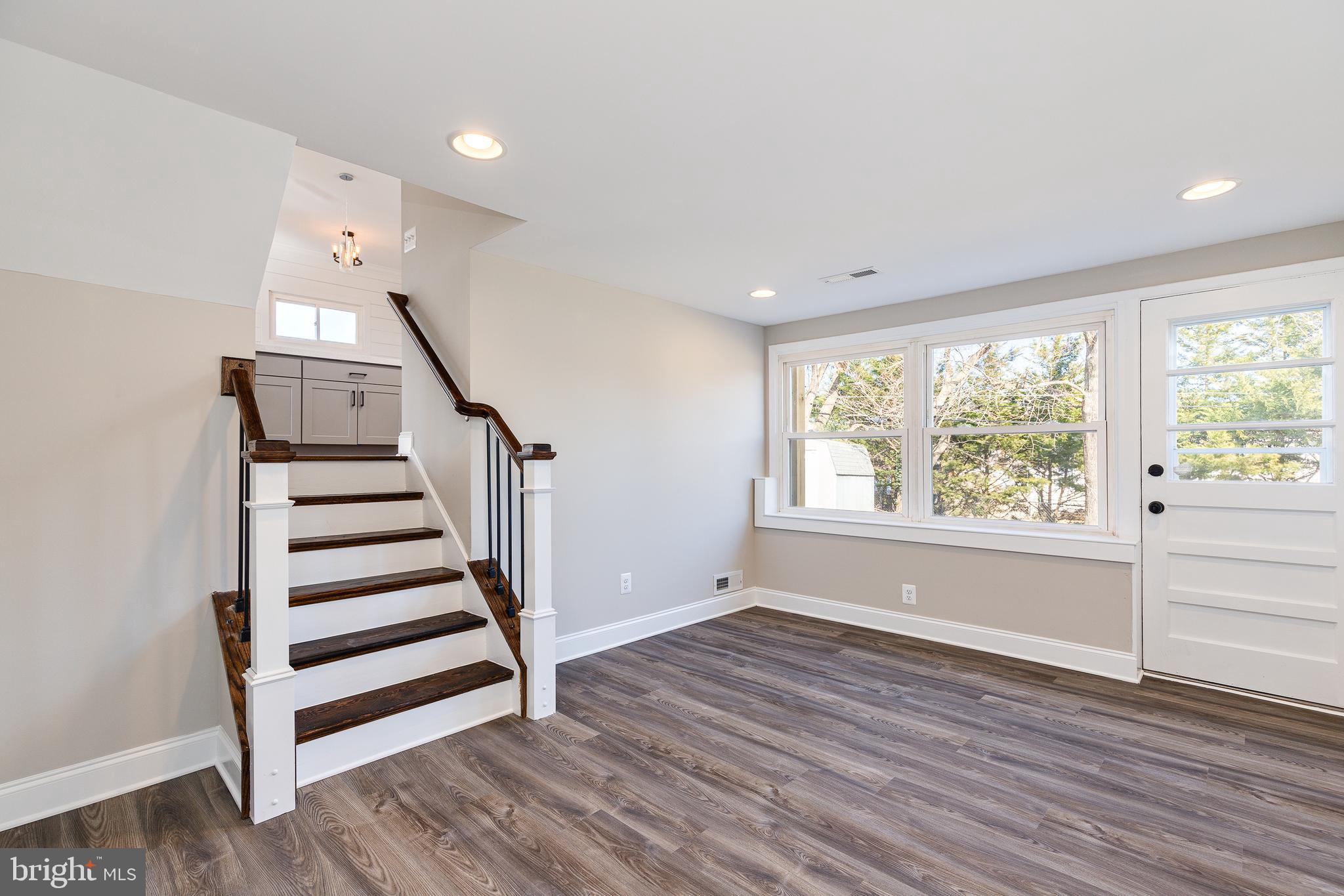 YORK MANOR - Residential