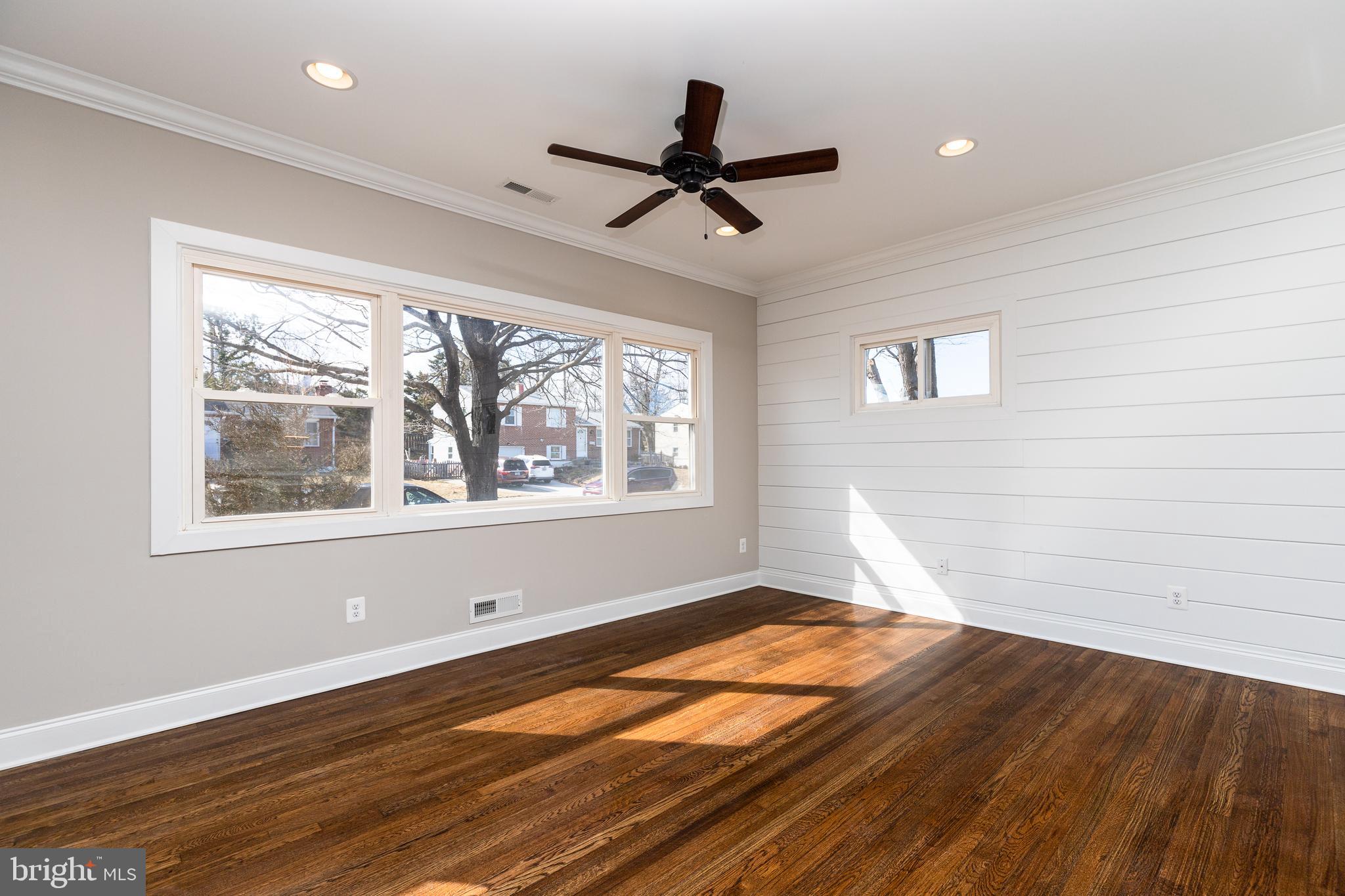 YORK MANOR - Residential