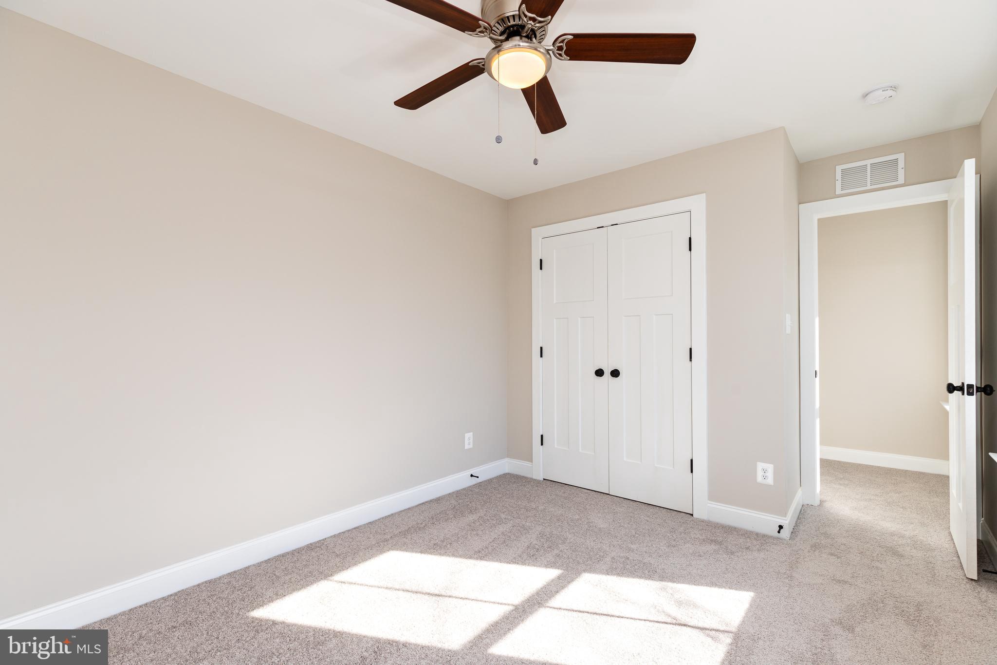 YORK MANOR - Residential