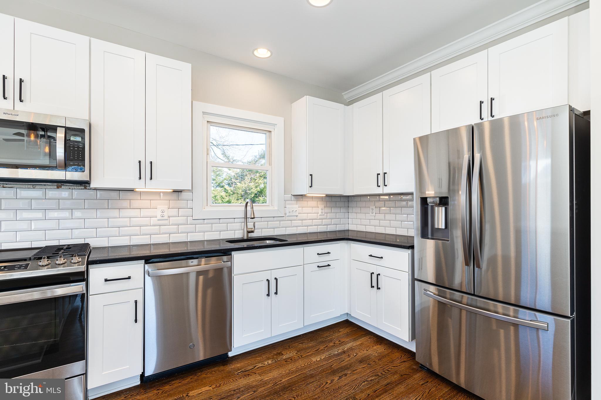 YORK MANOR - Residential