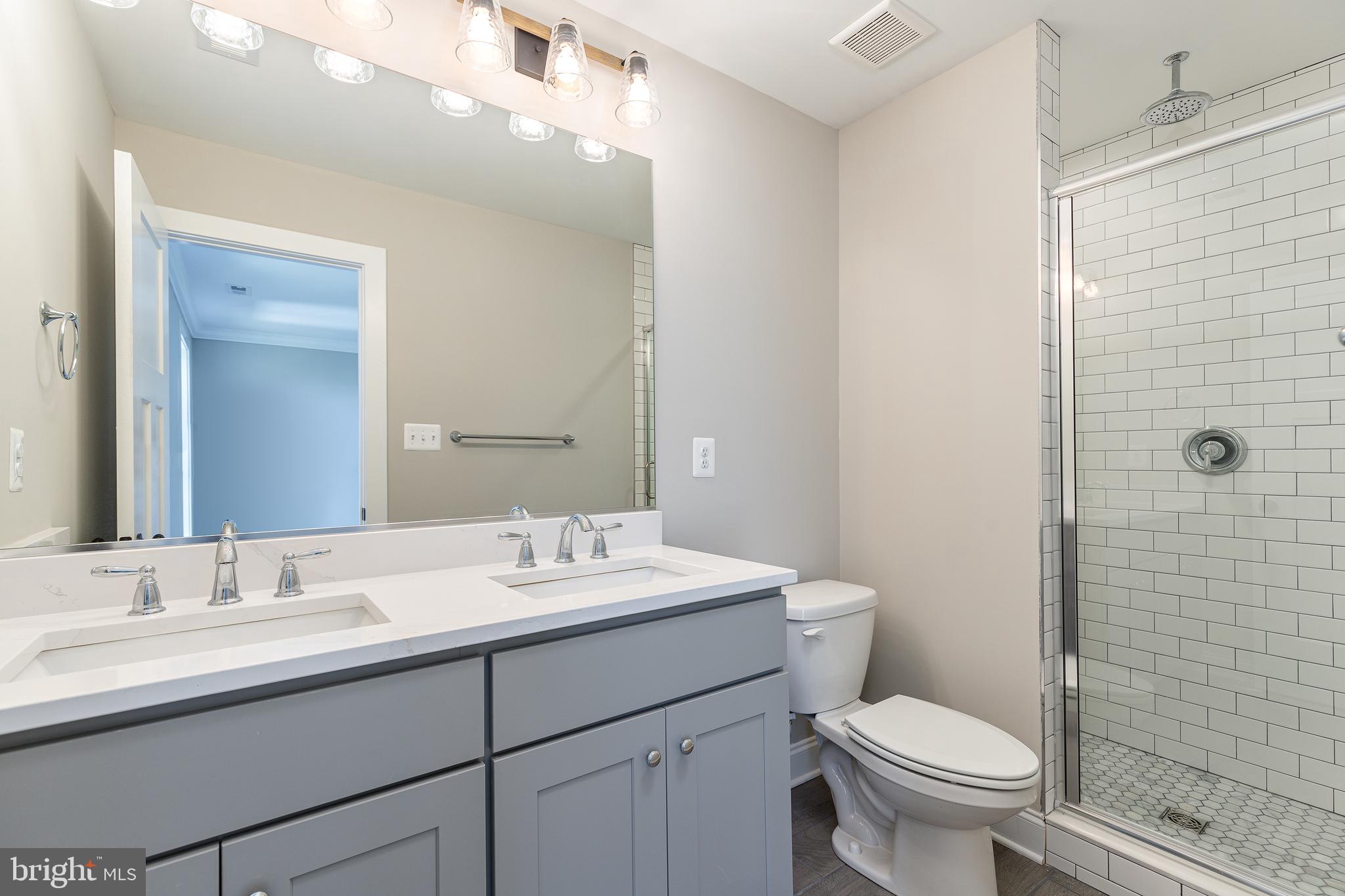 YORK MANOR - Residential