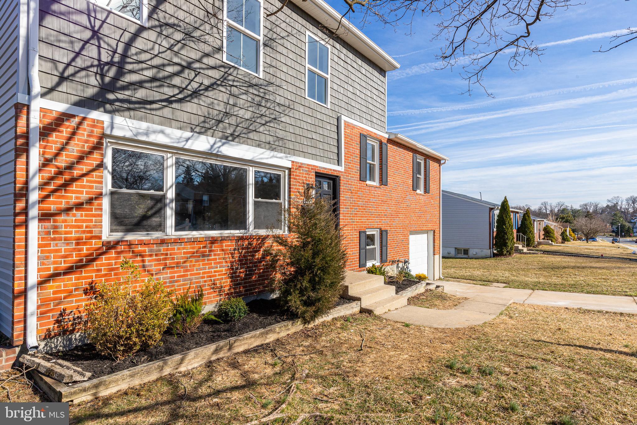 YORK MANOR - Residential