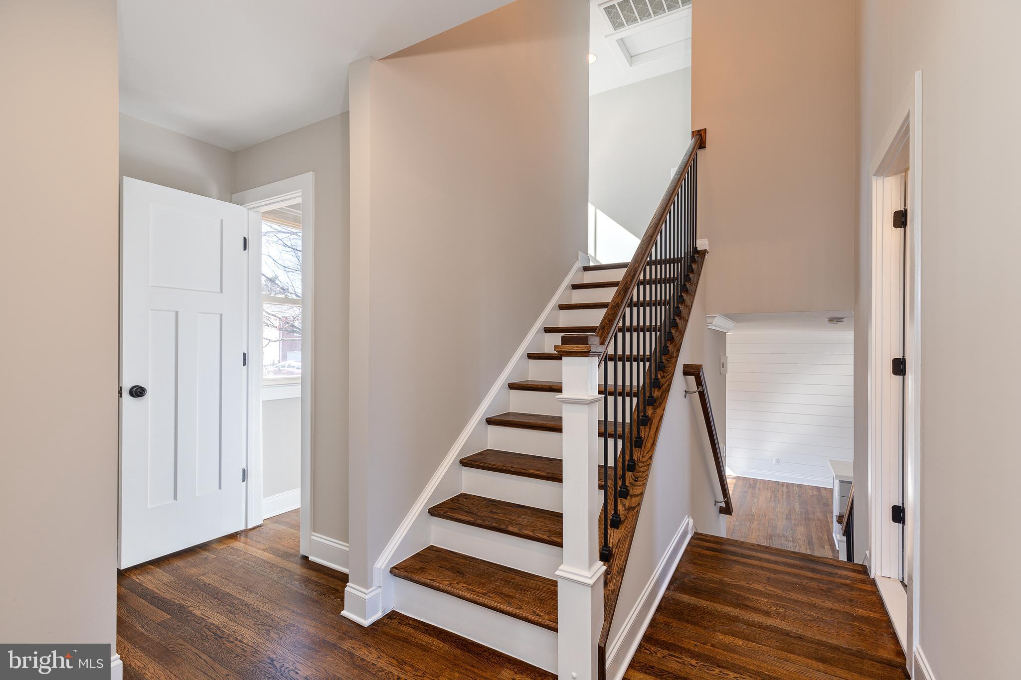 YORK MANOR - Residential