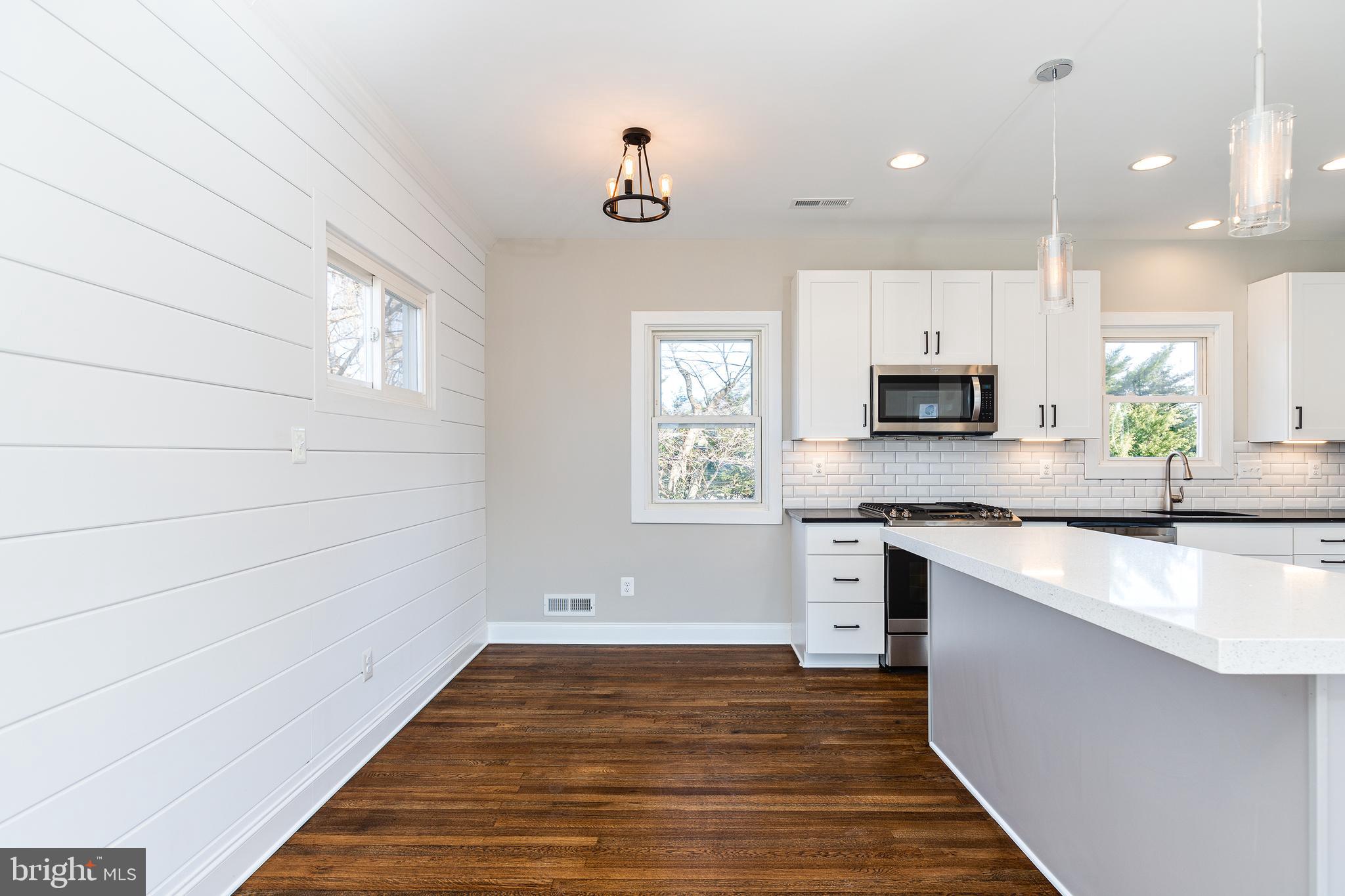 YORK MANOR - Residential