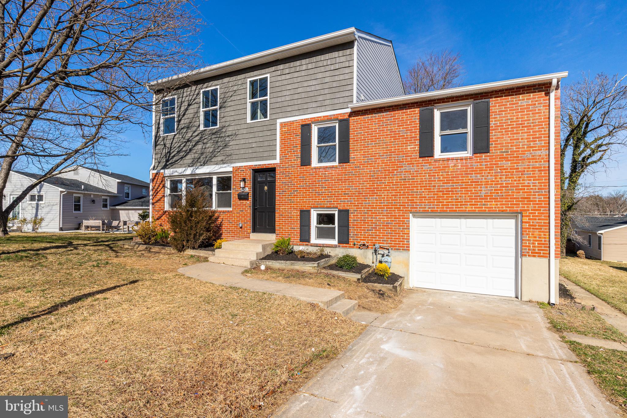 YORK MANOR - Residential