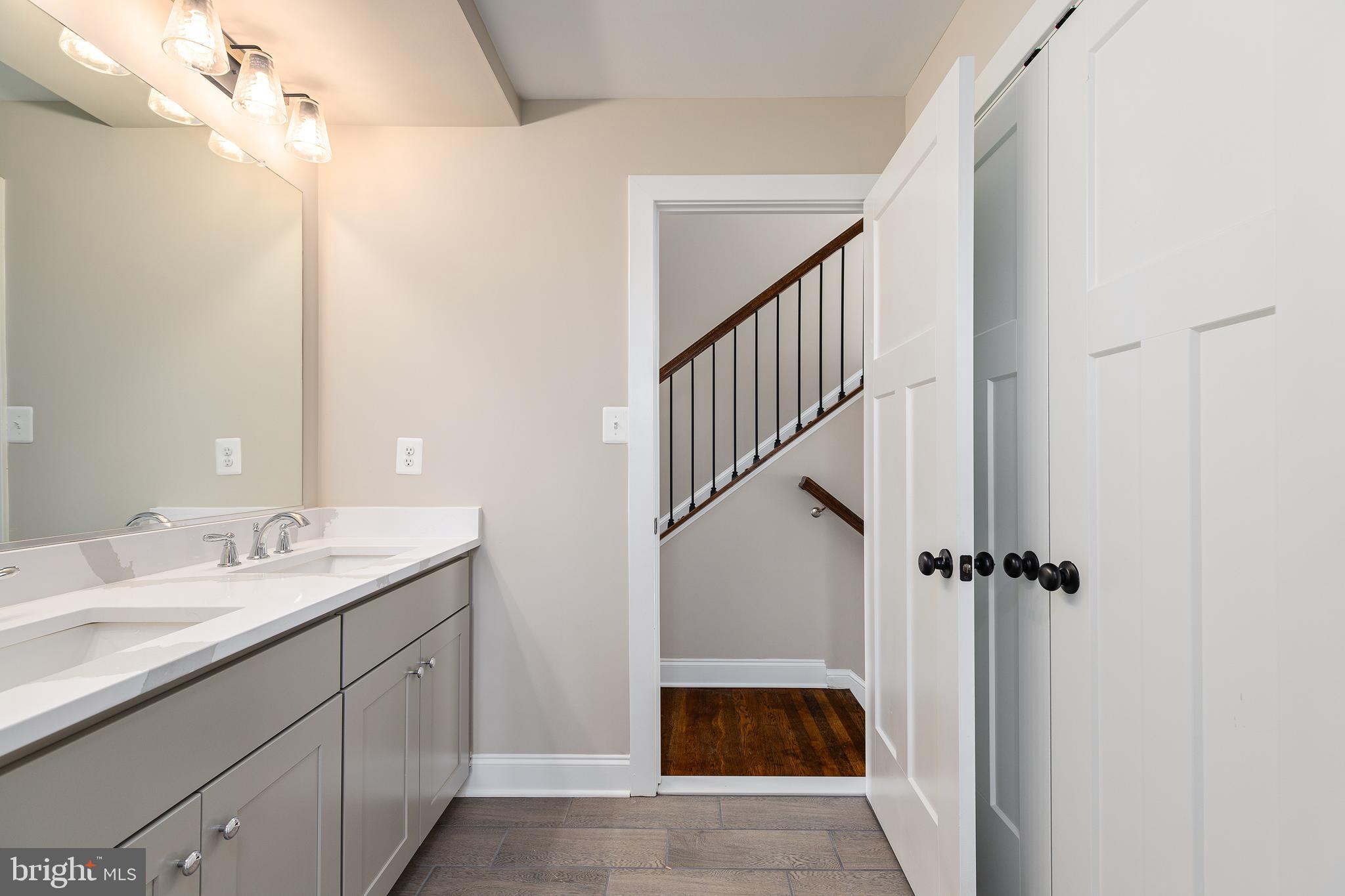 YORK MANOR - Residential