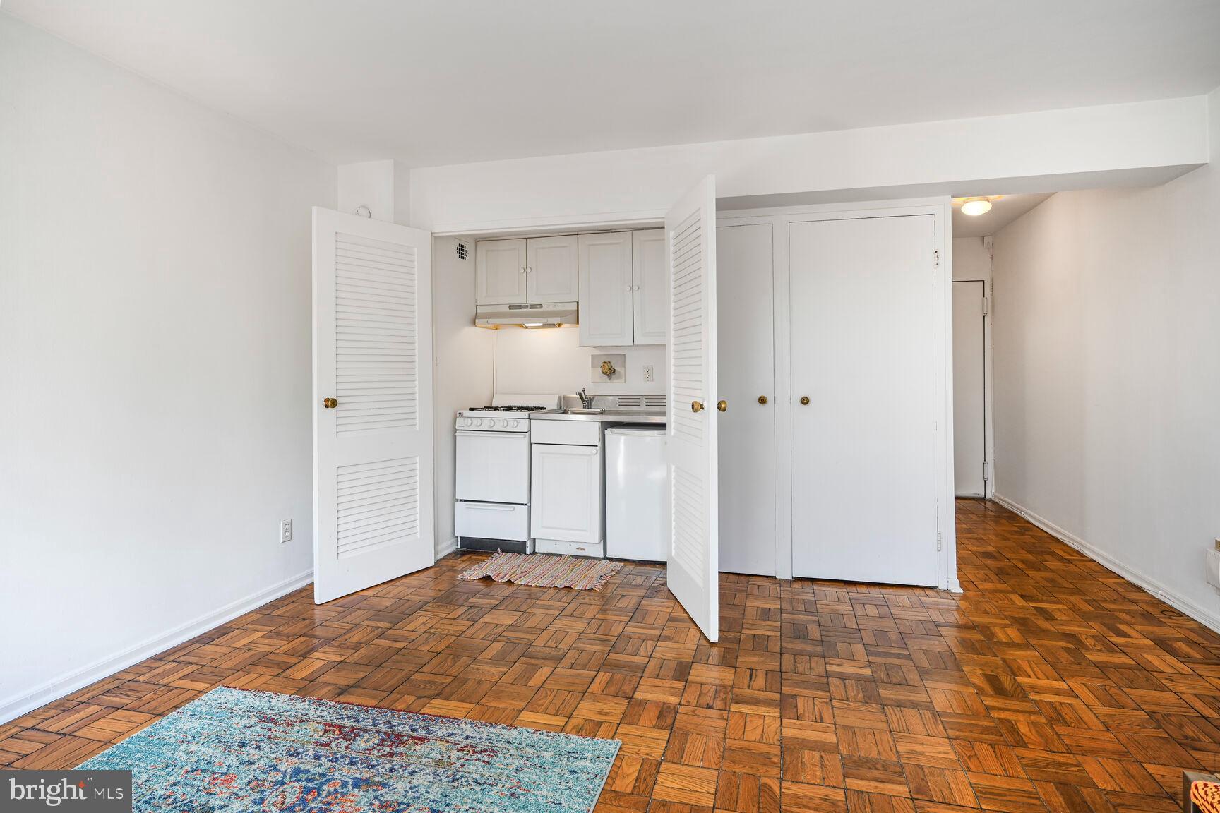 1801 CLYDESDALE PLACE NW 407