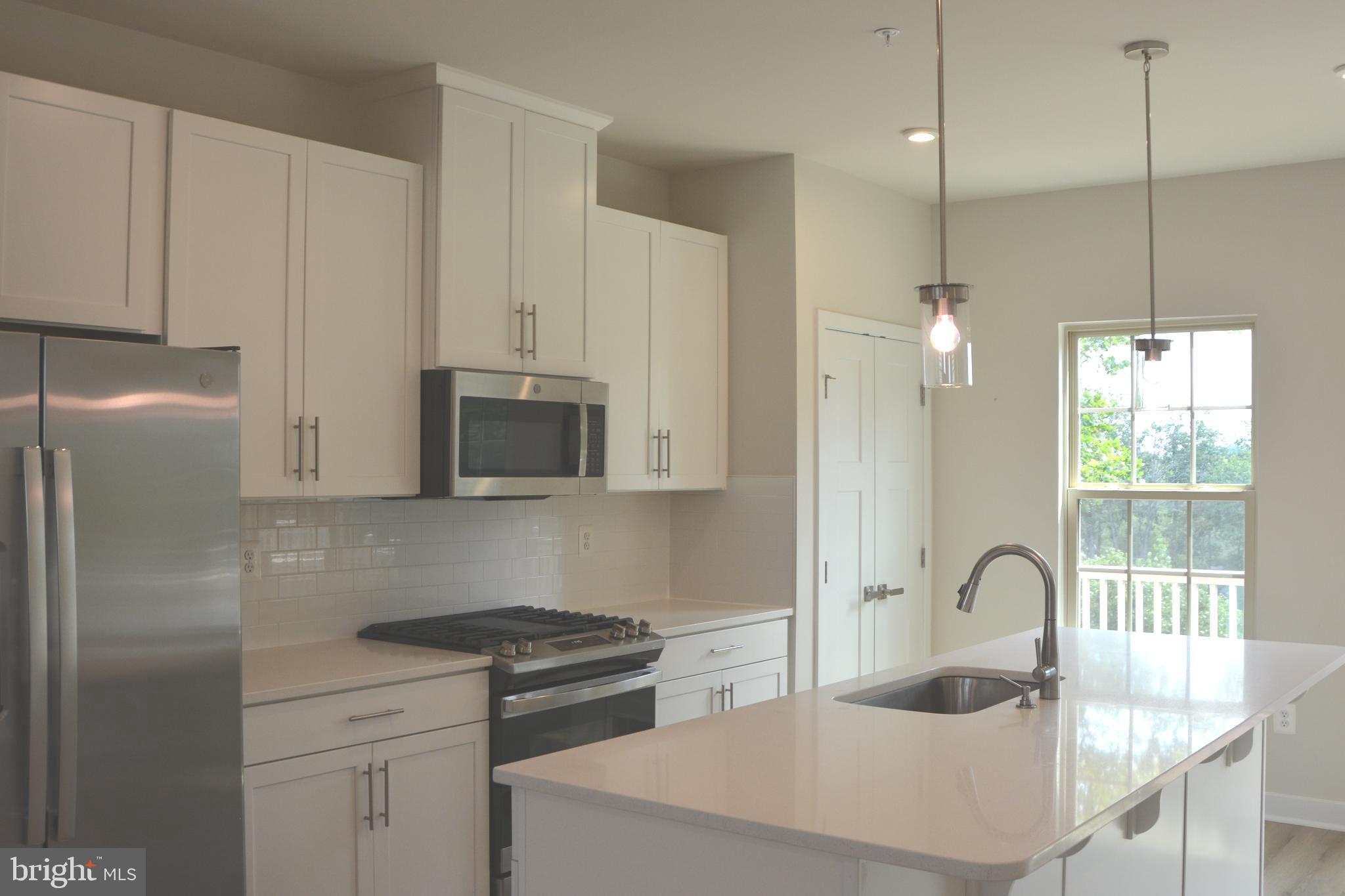 LAKE LINGANORE - Residential Lease