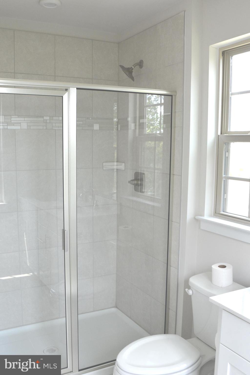 LAKE LINGANORE - Residential Lease