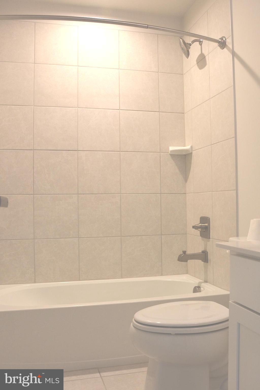 LAKE LINGANORE - Residential Lease