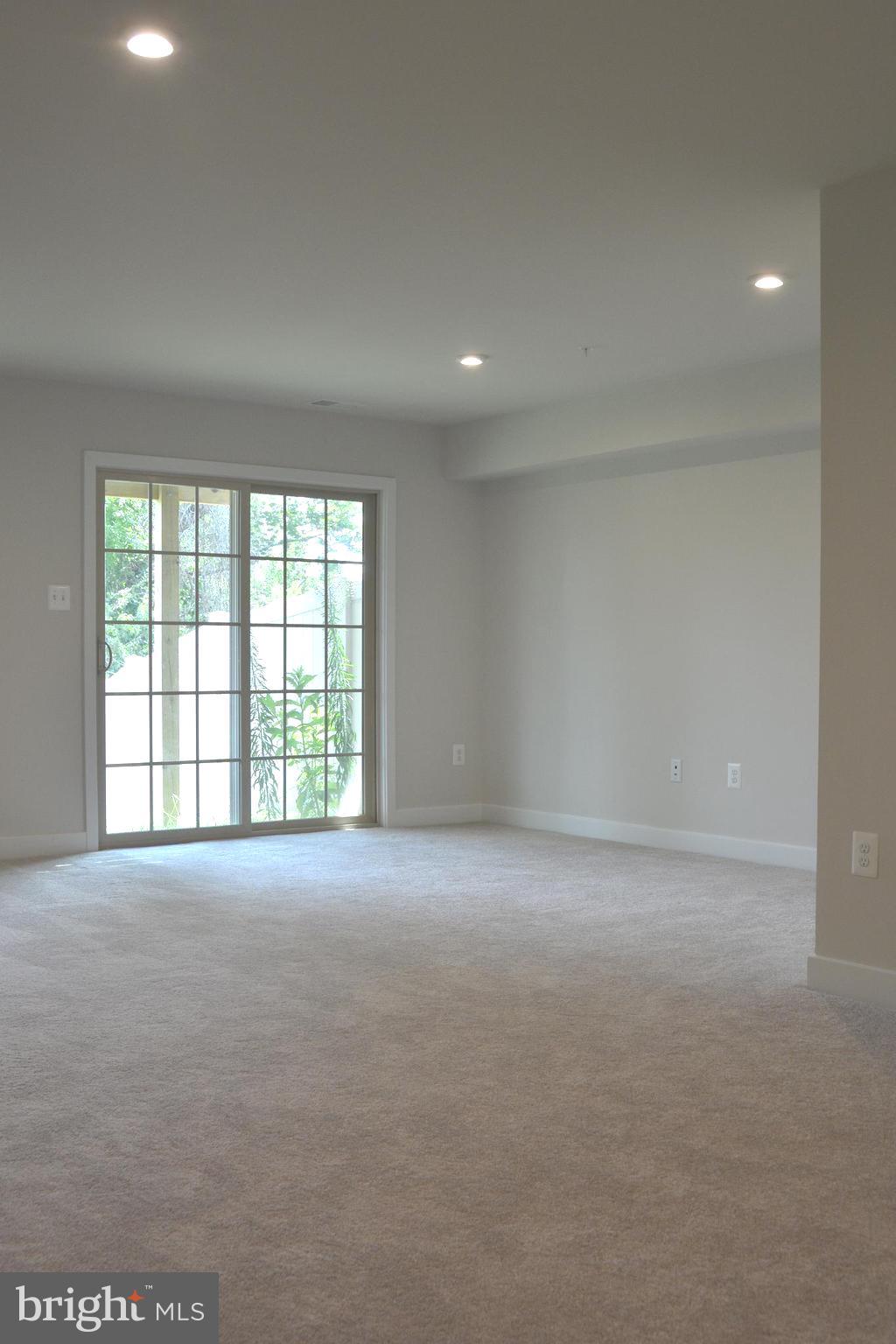 LAKE LINGANORE - Residential Lease