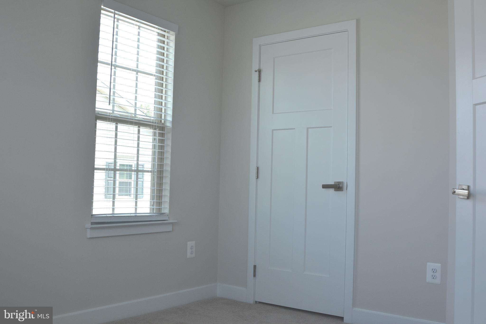 LAKE LINGANORE - Residential Lease