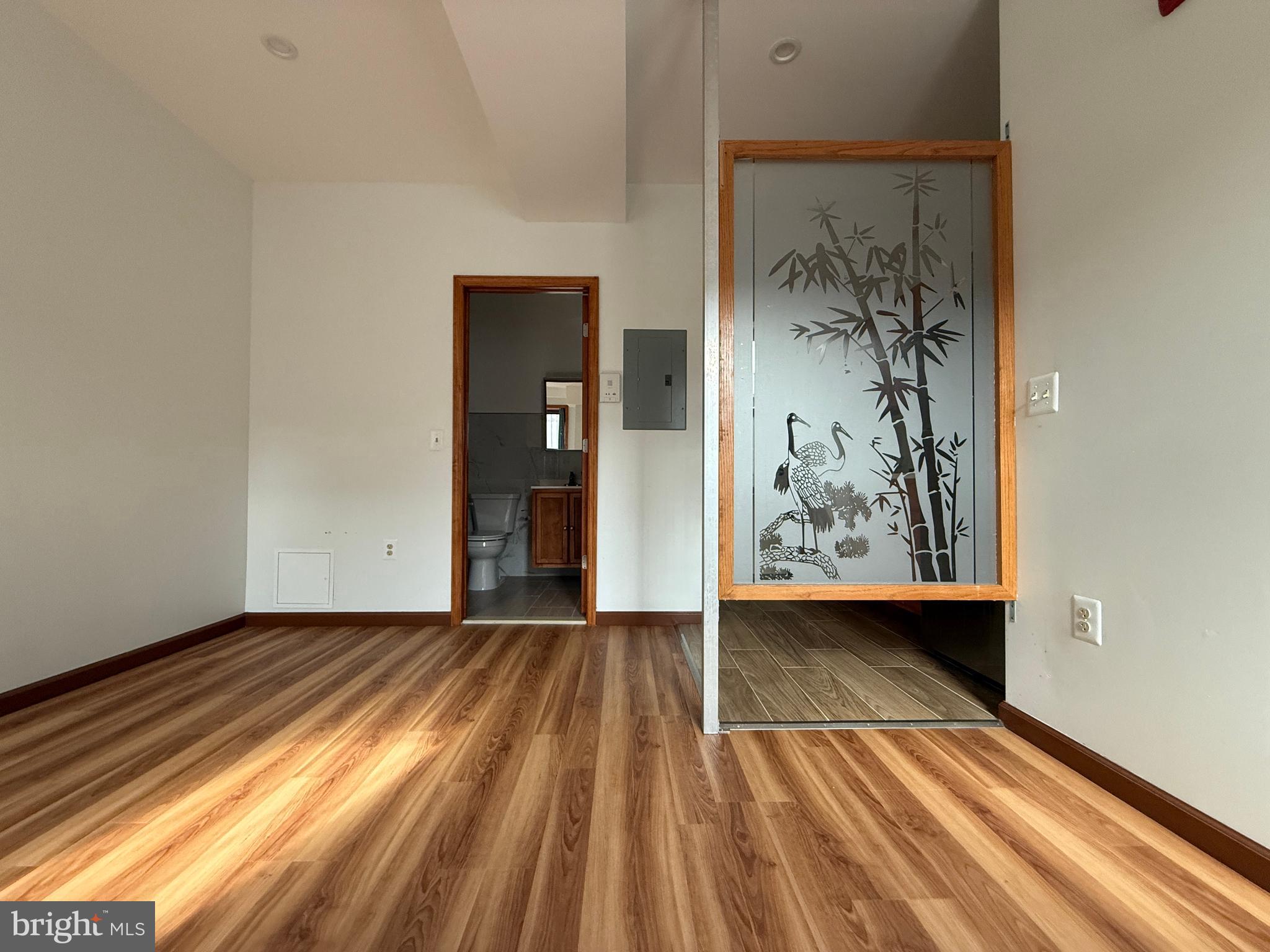 CHINATOWN - Residential Lease