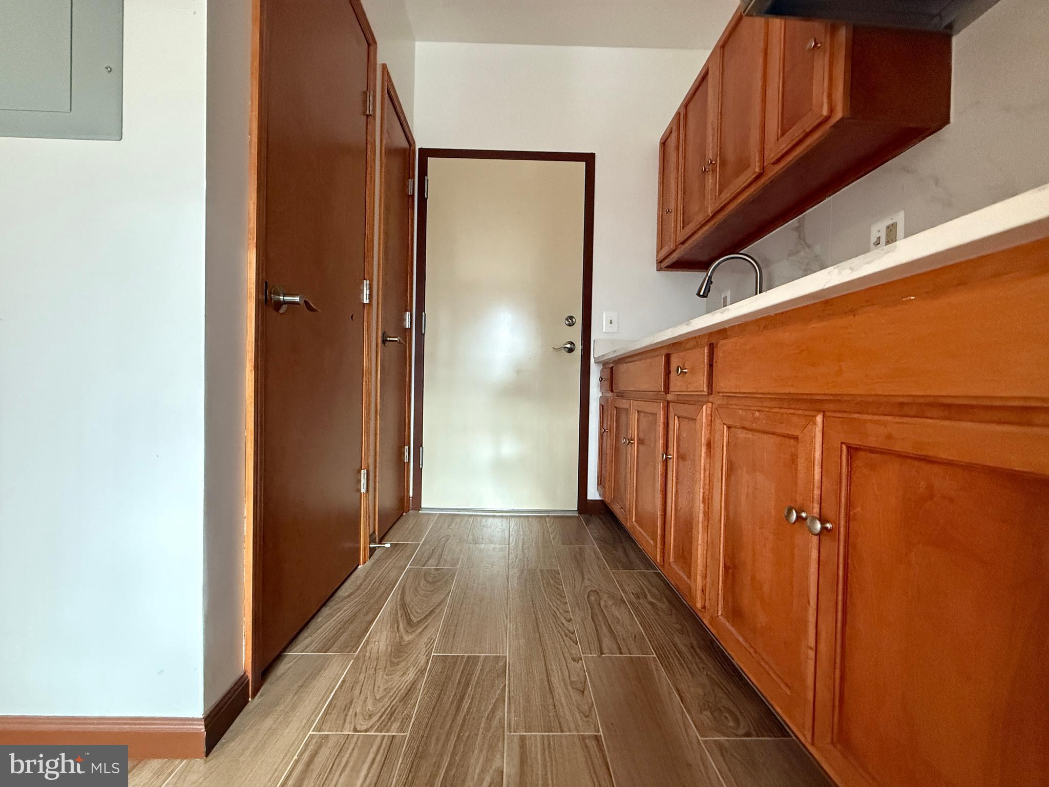 CHINATOWN - Residential Lease