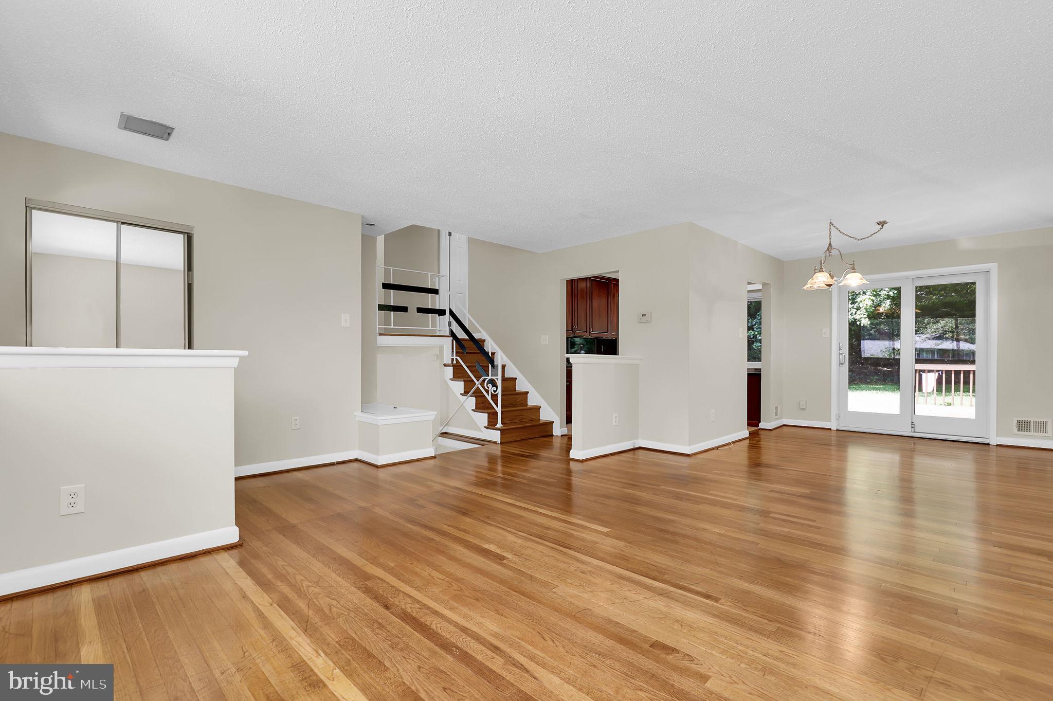 10412 LESLIE COURT