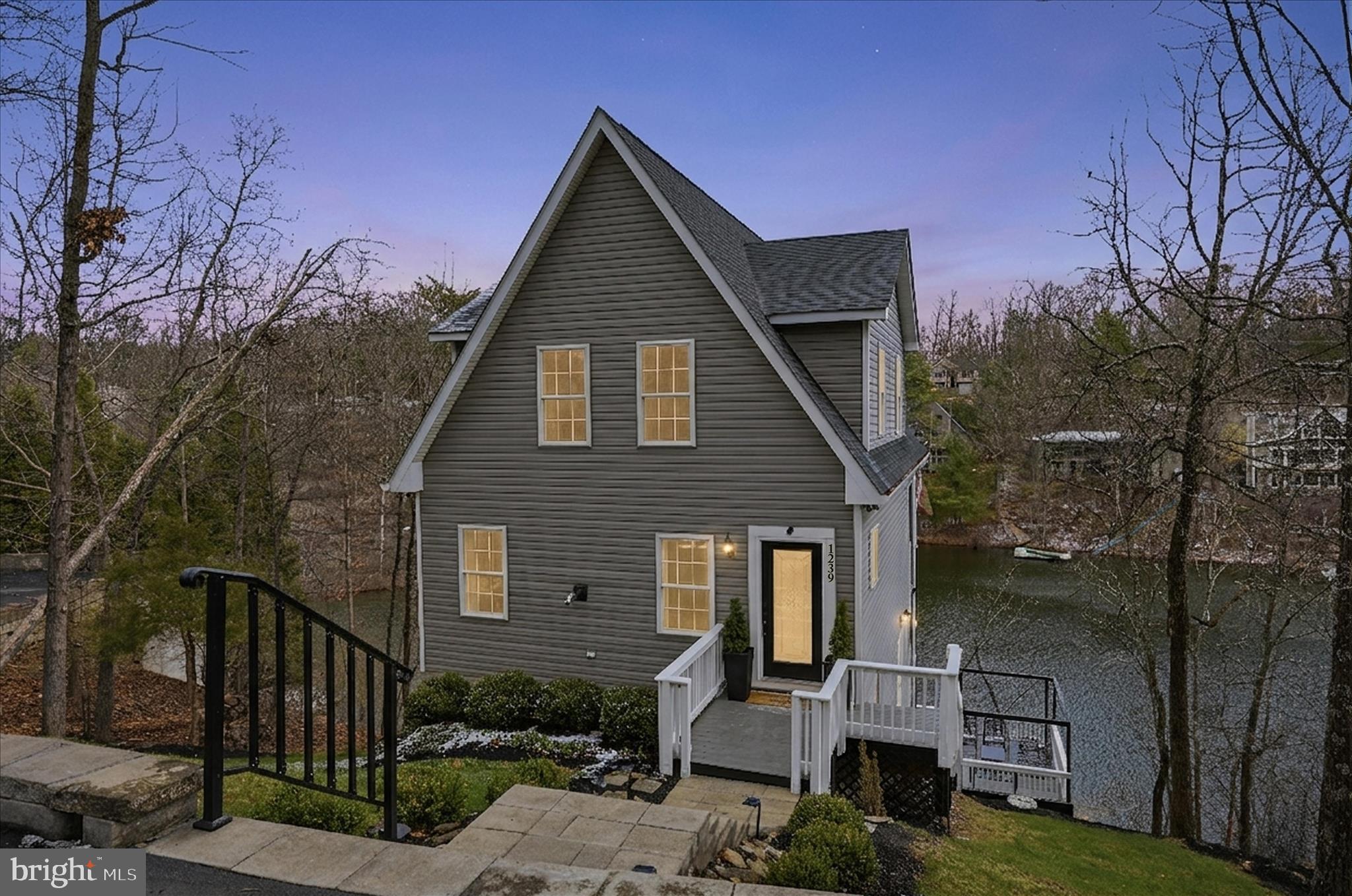 LAKE HOLIDAY ESTATES - Residential