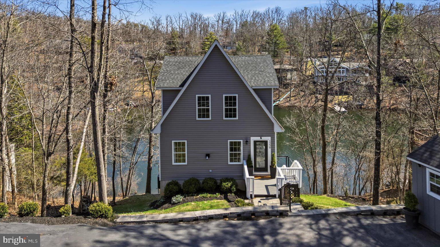 LAKE HOLIDAY ESTATES - Residential