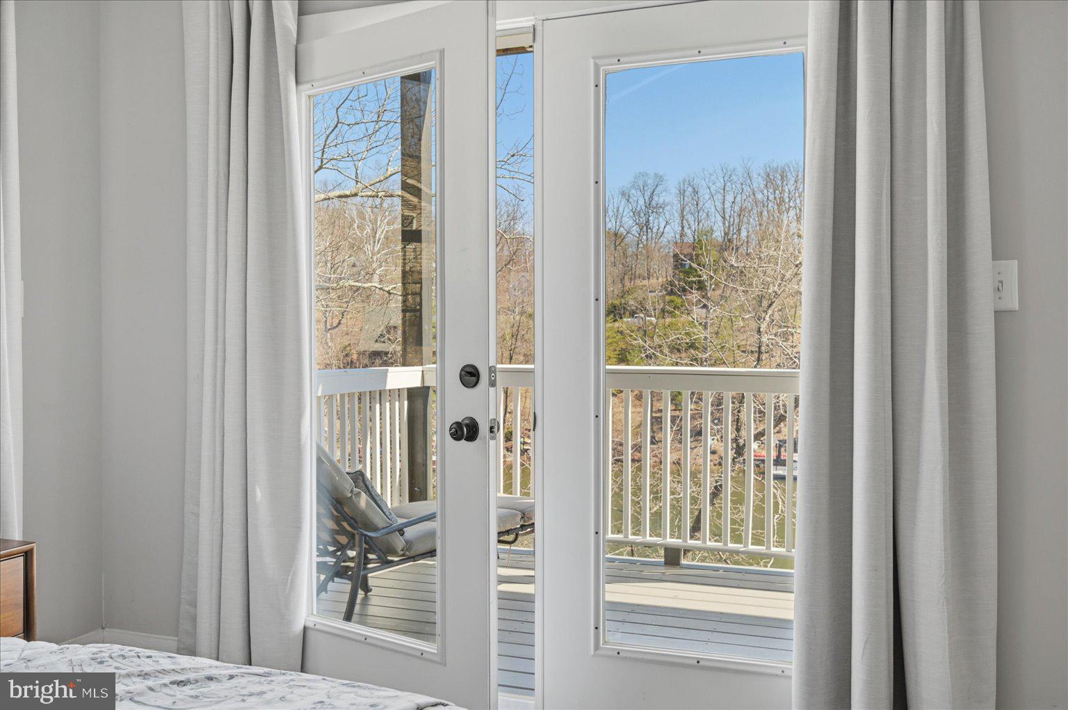 LAKE HOLIDAY ESTATES - Residential