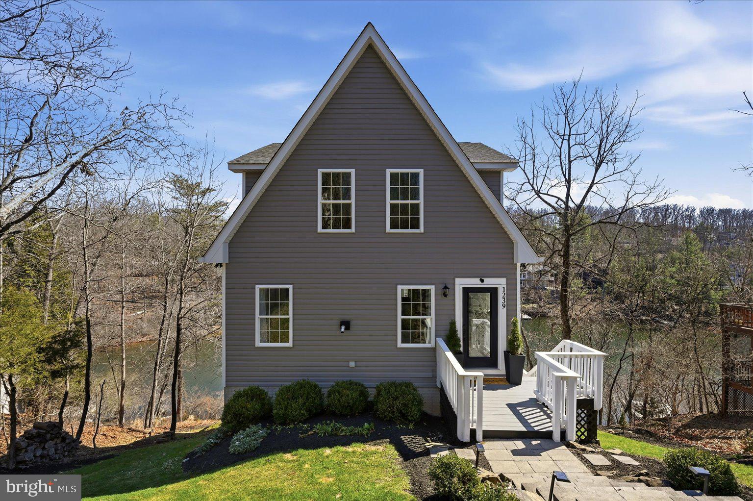 LAKE HOLIDAY ESTATES - Residential