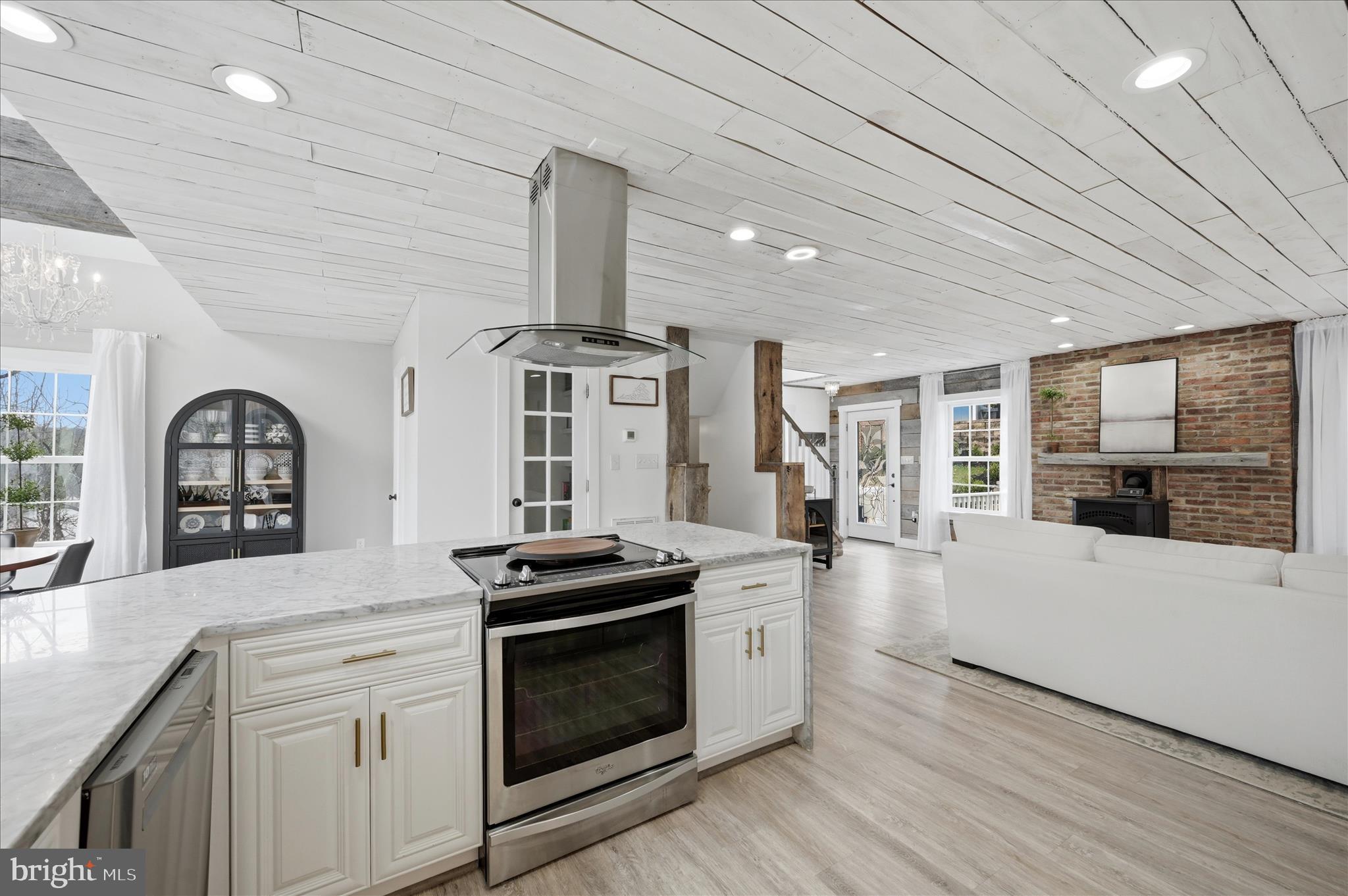 LAKE HOLIDAY ESTATES - Residential