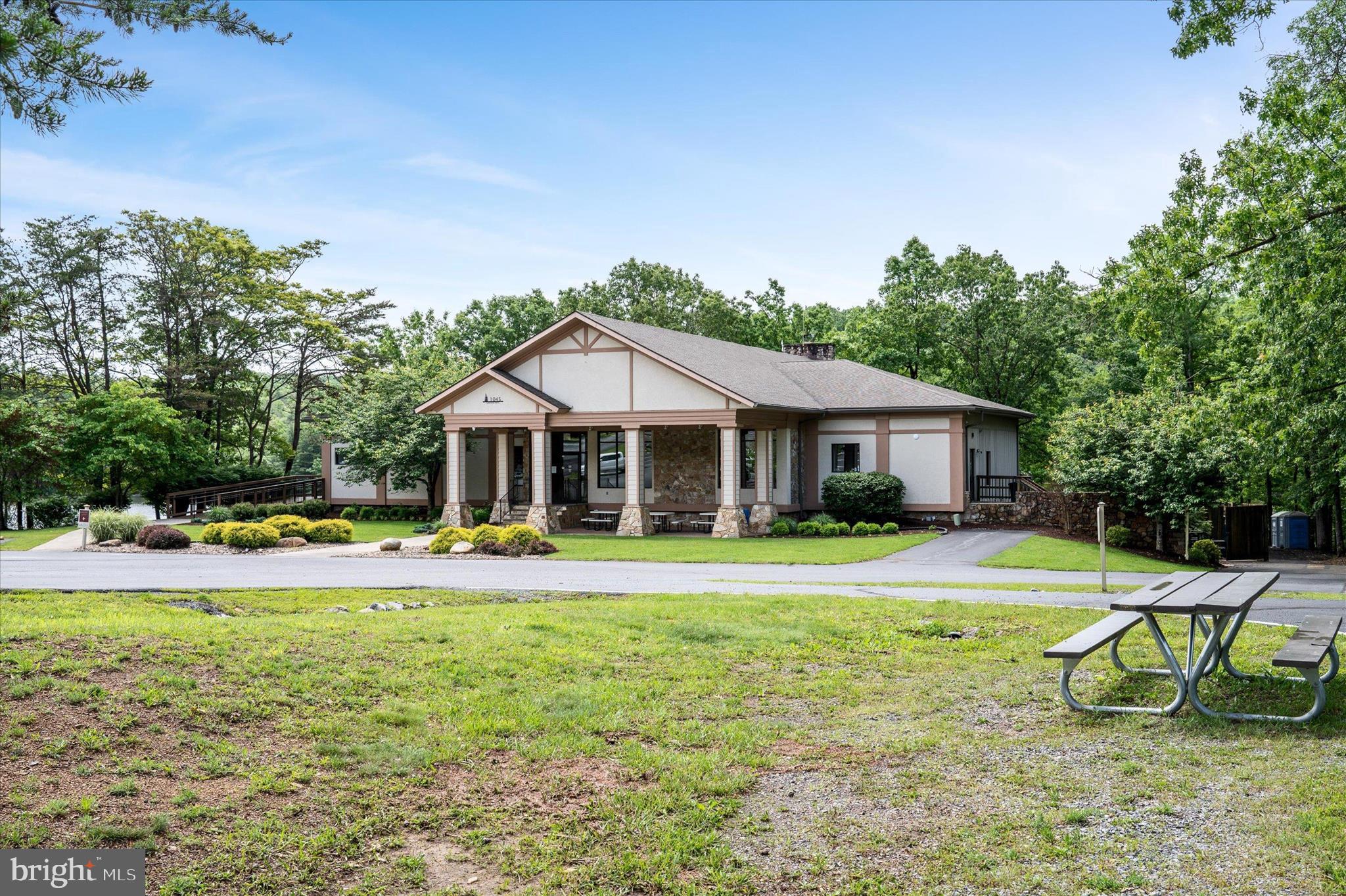 LAKE HOLIDAY ESTATES - Residential