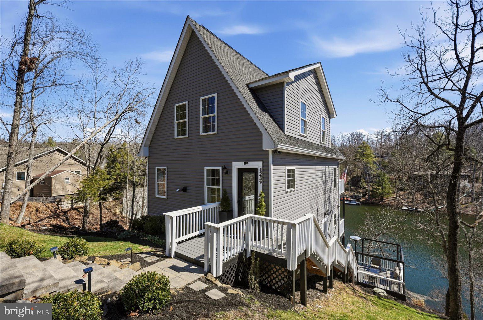 LAKE HOLIDAY ESTATES - Residential