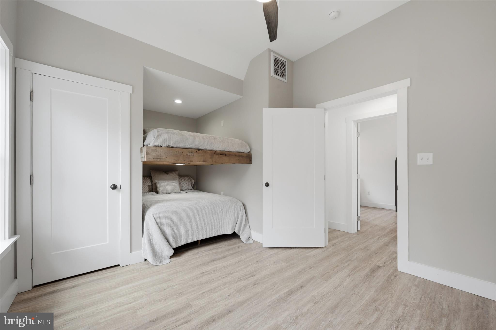 LAKE HOLIDAY ESTATES - Residential