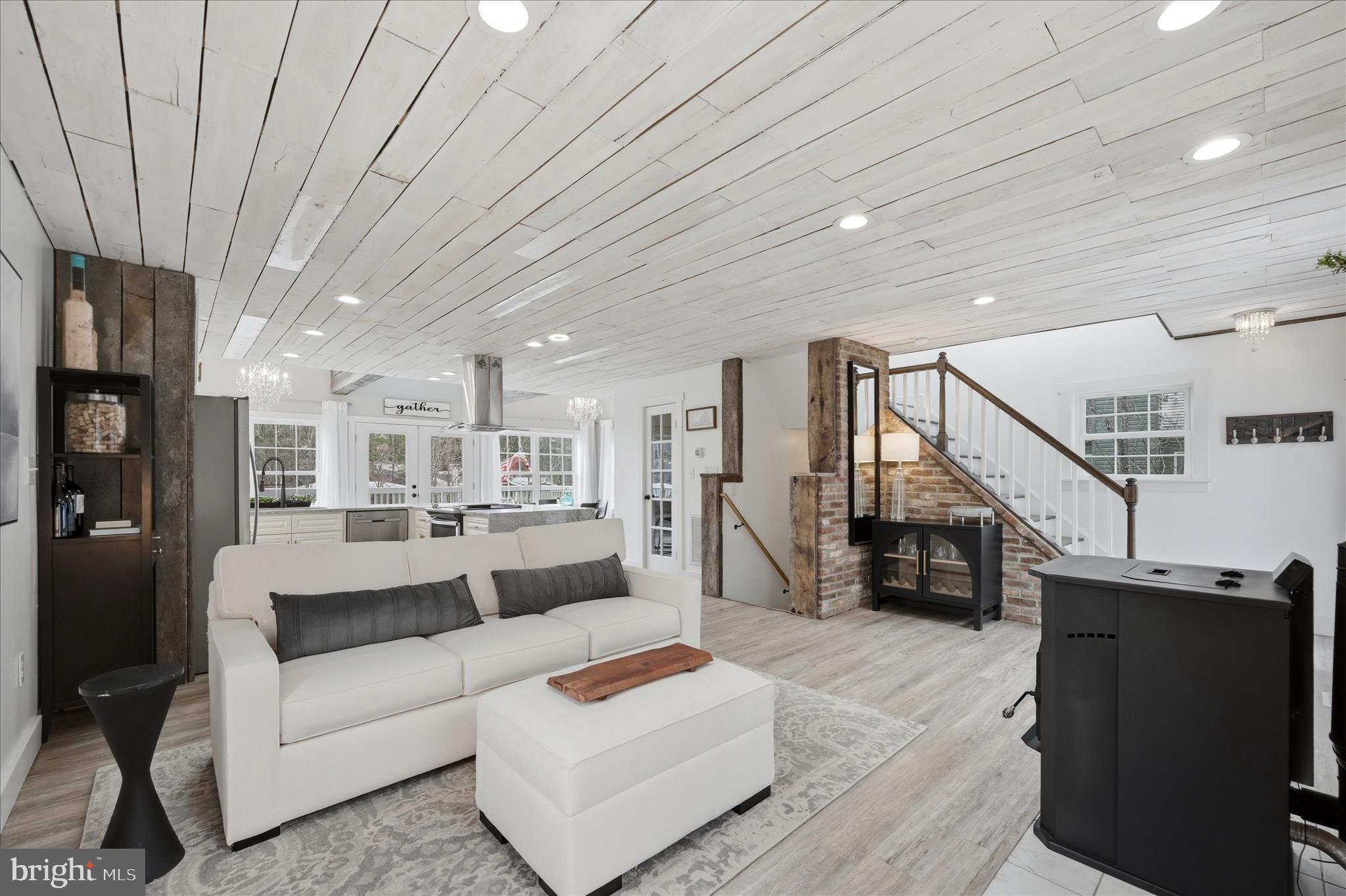 LAKE HOLIDAY ESTATES - Residential