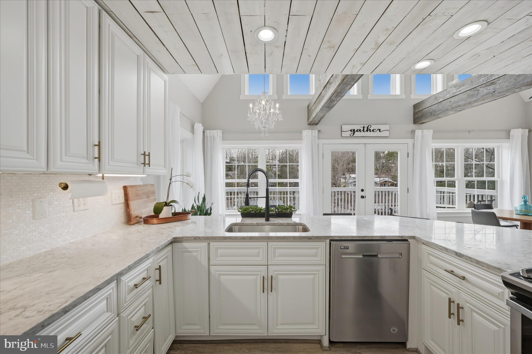 LAKE HOLIDAY ESTATES - Residential