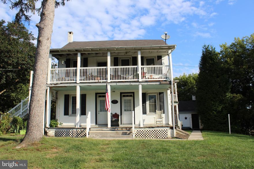 A five (5) Unit Rental Property on 1.7 acres, Tenant Occupied. Each unit has separate heat. Replacement windows installed and the roof is good.