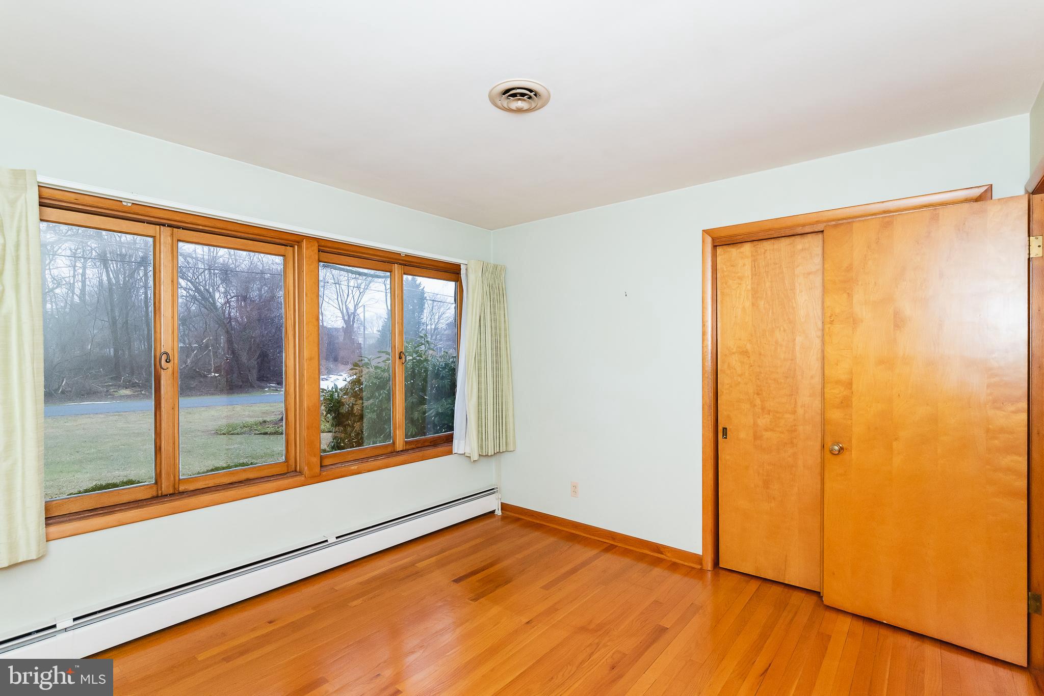 LOCUST KNOLL - Residential