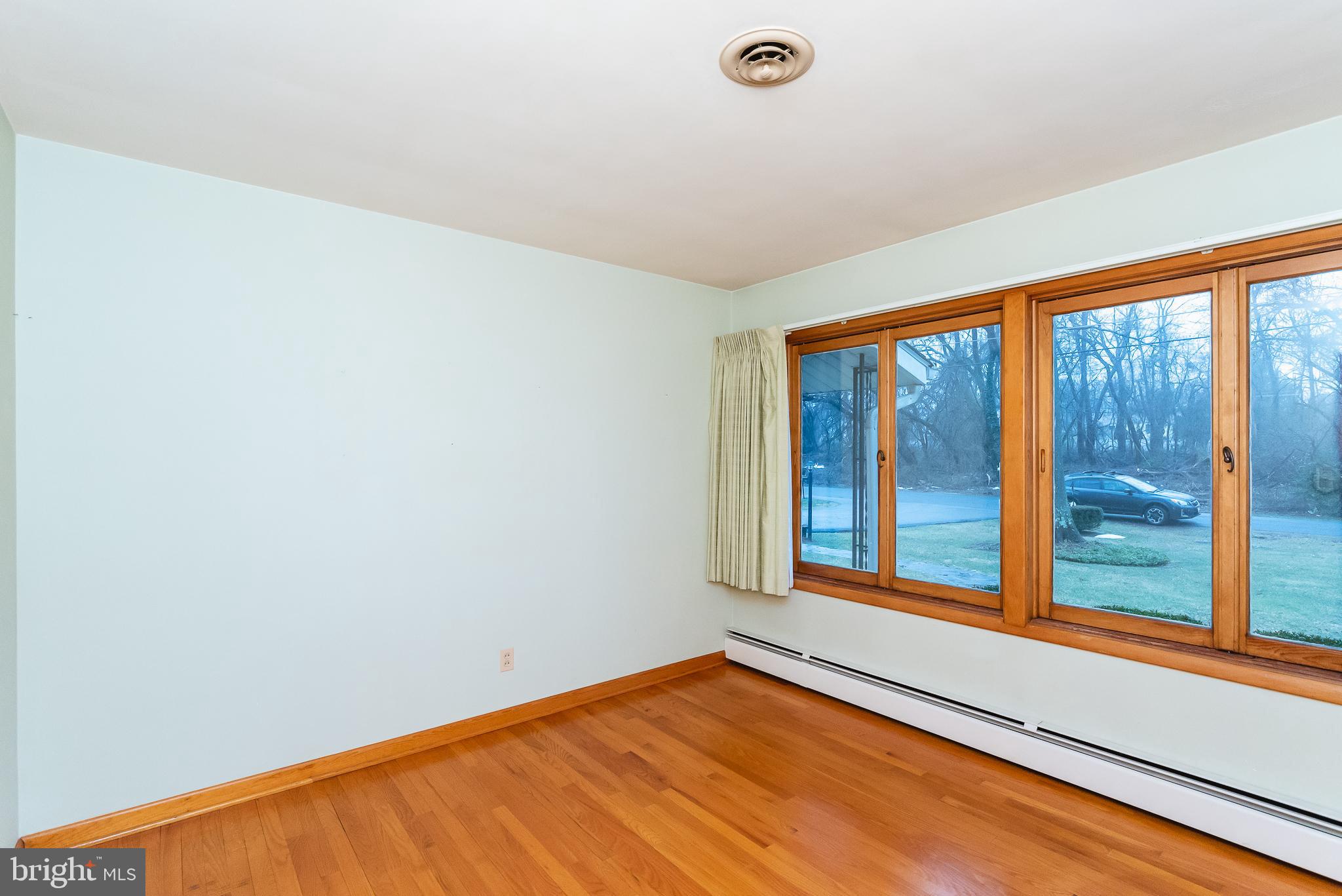 LOCUST KNOLL - Residential