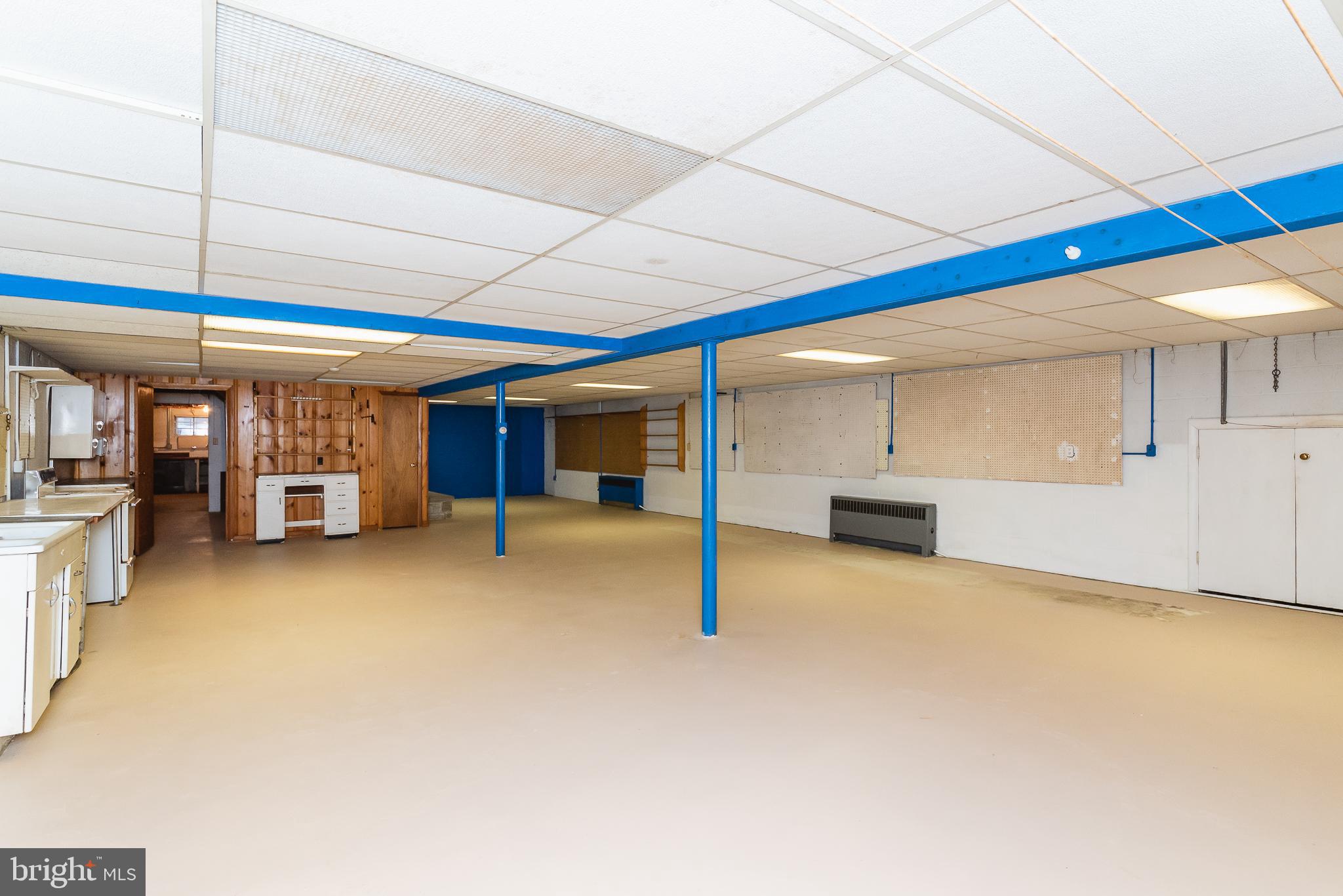 LOCUST KNOLL - Residential