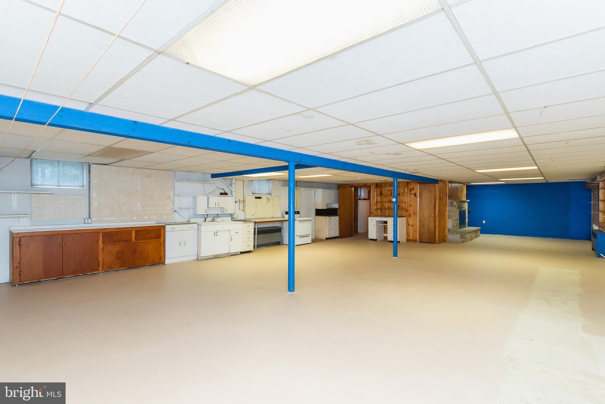 LOCUST KNOLL - Residential