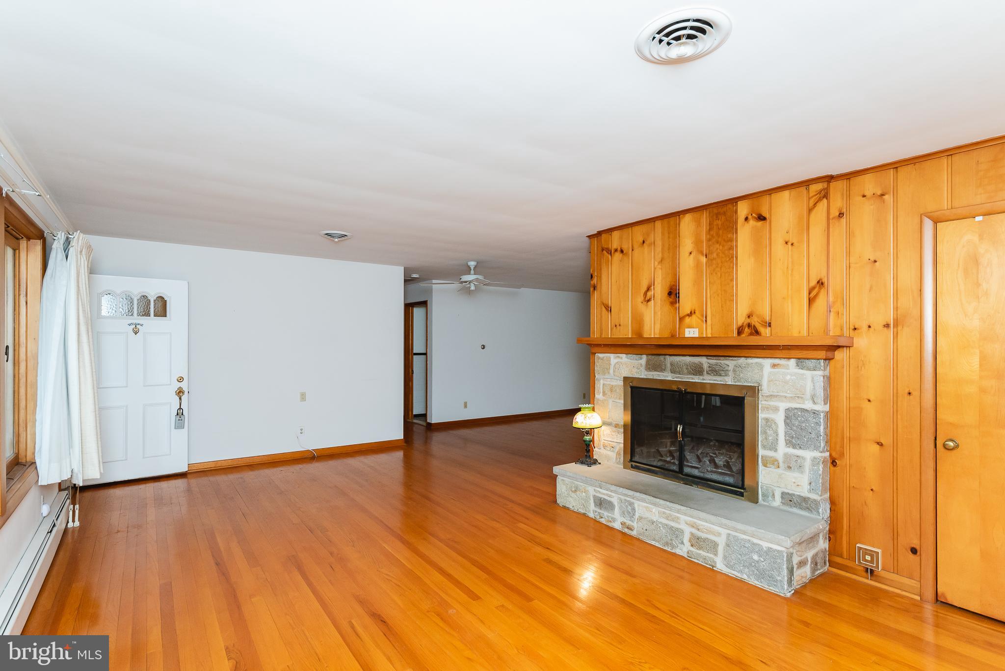 LOCUST KNOLL - Residential