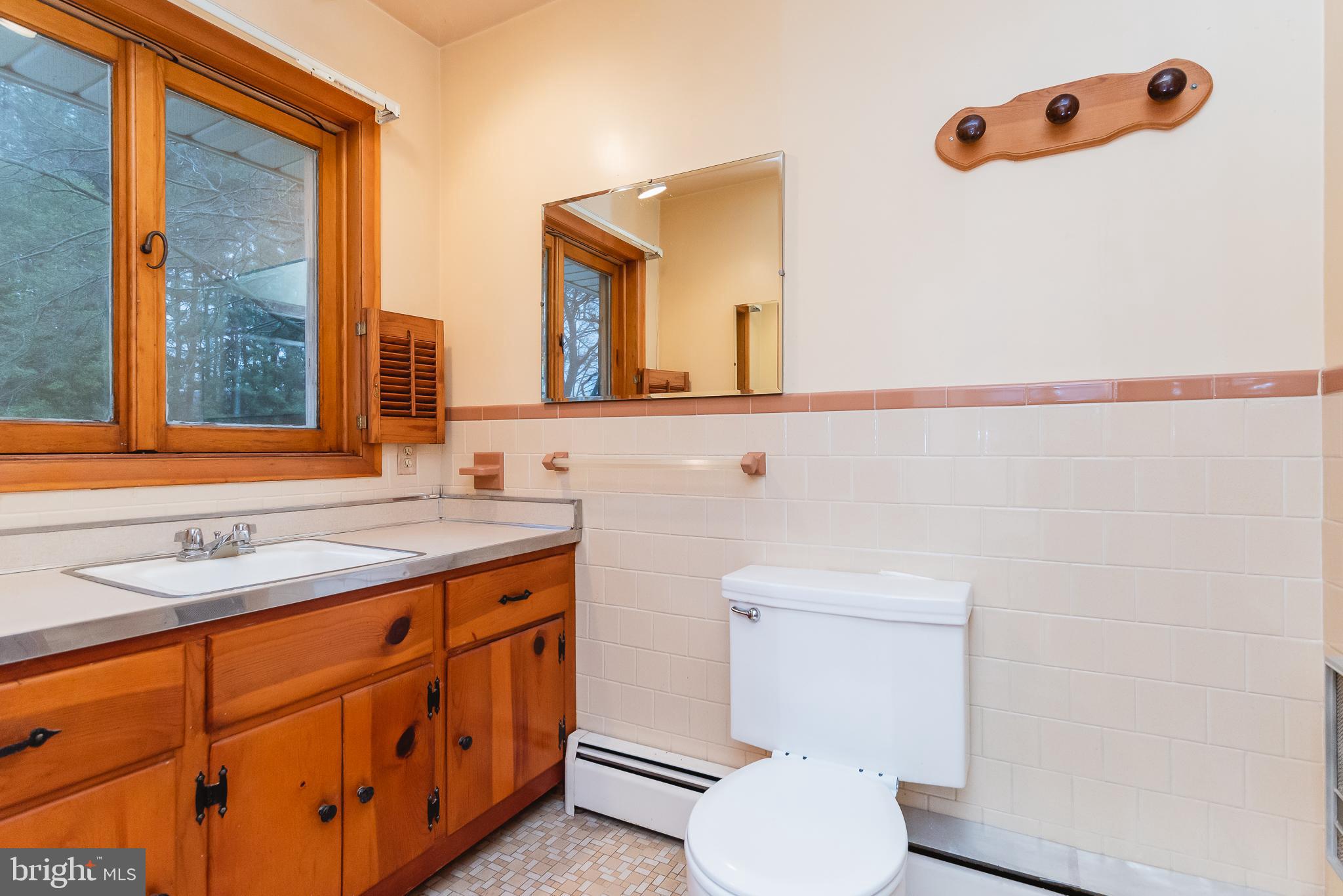 LOCUST KNOLL - Residential