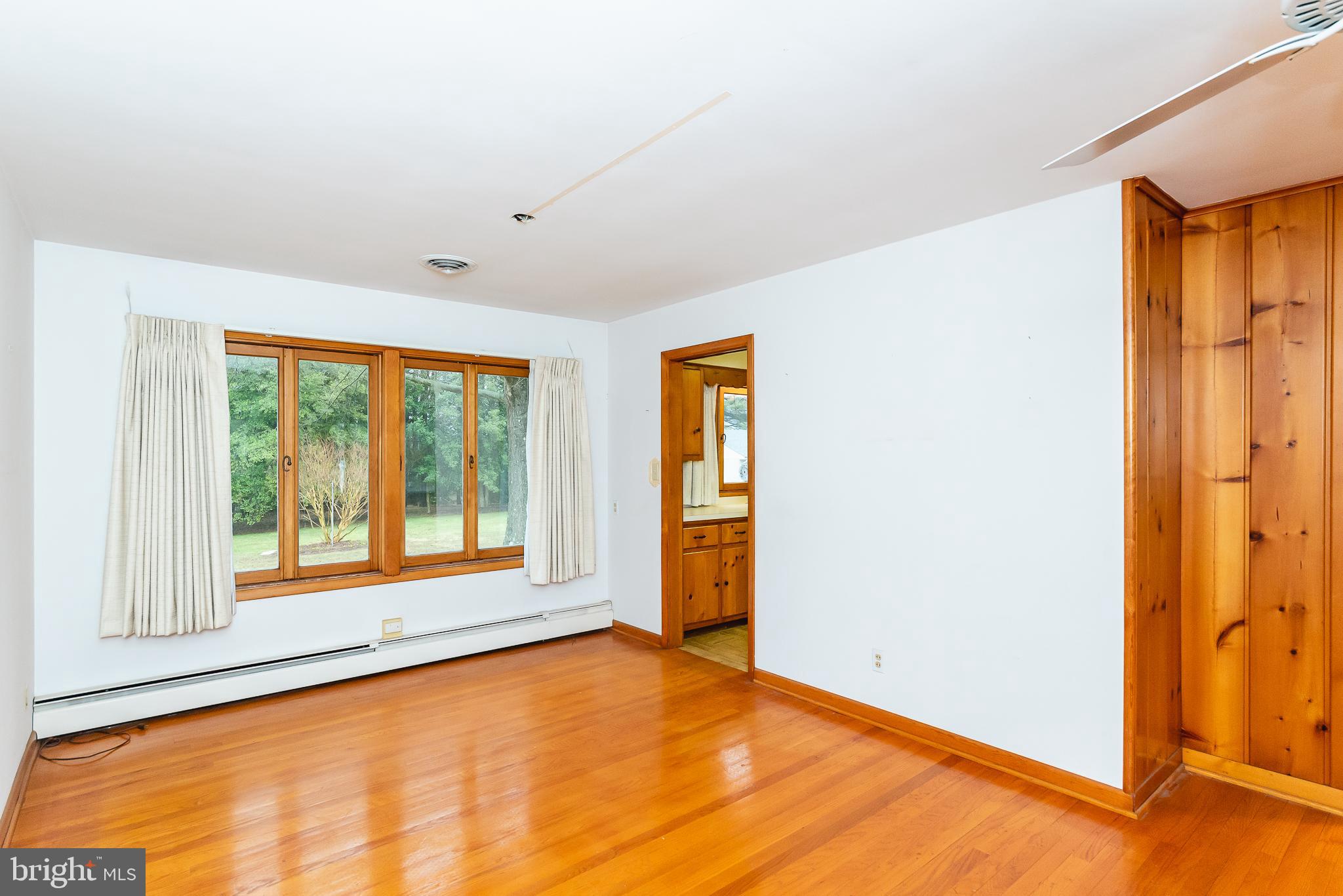 LOCUST KNOLL - Residential