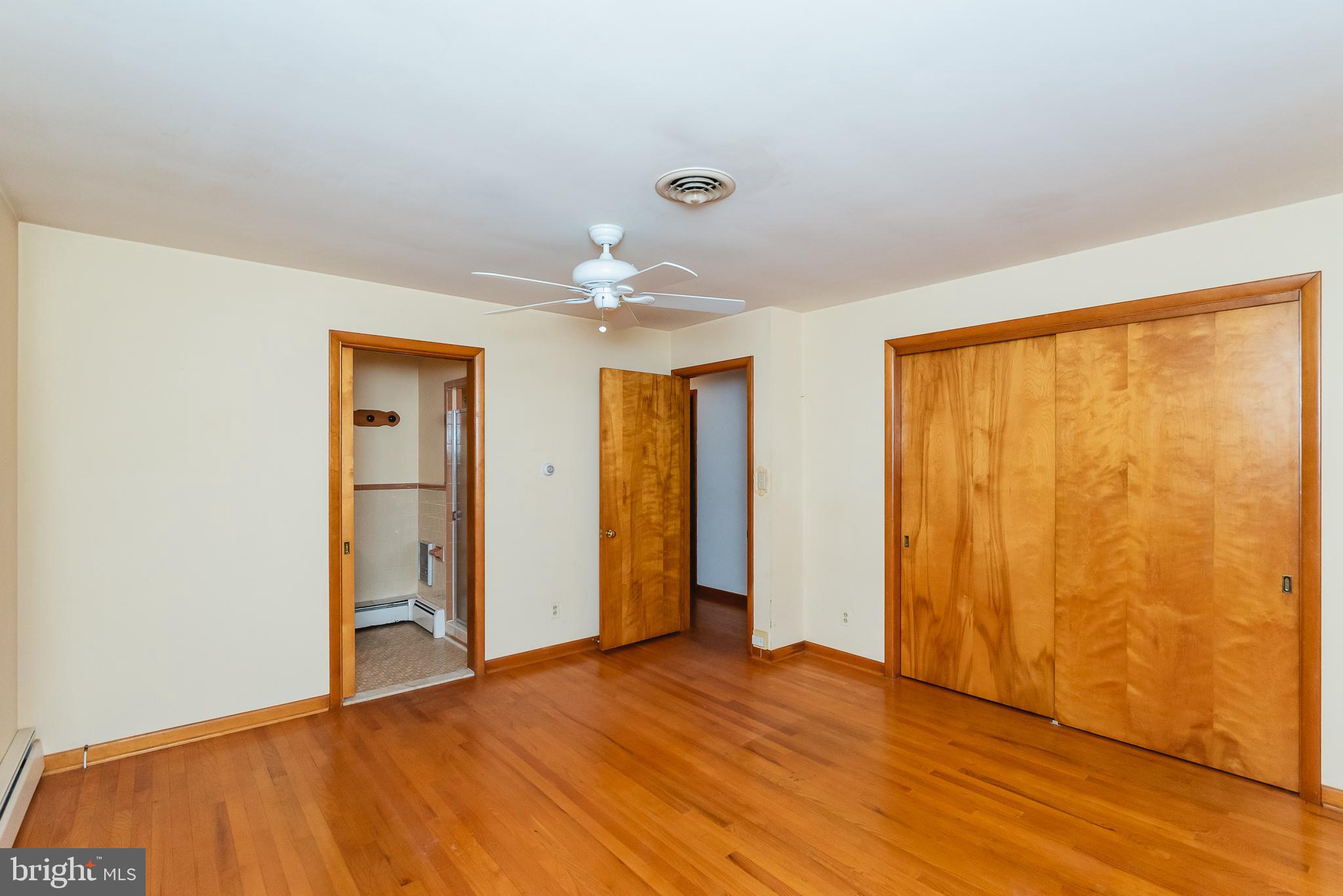 LOCUST KNOLL - Residential