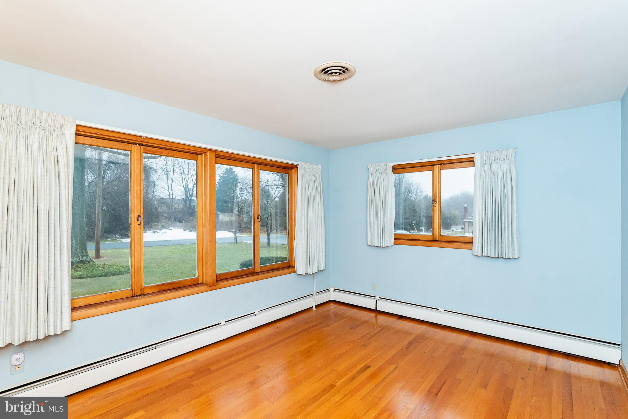 LOCUST KNOLL - Residential