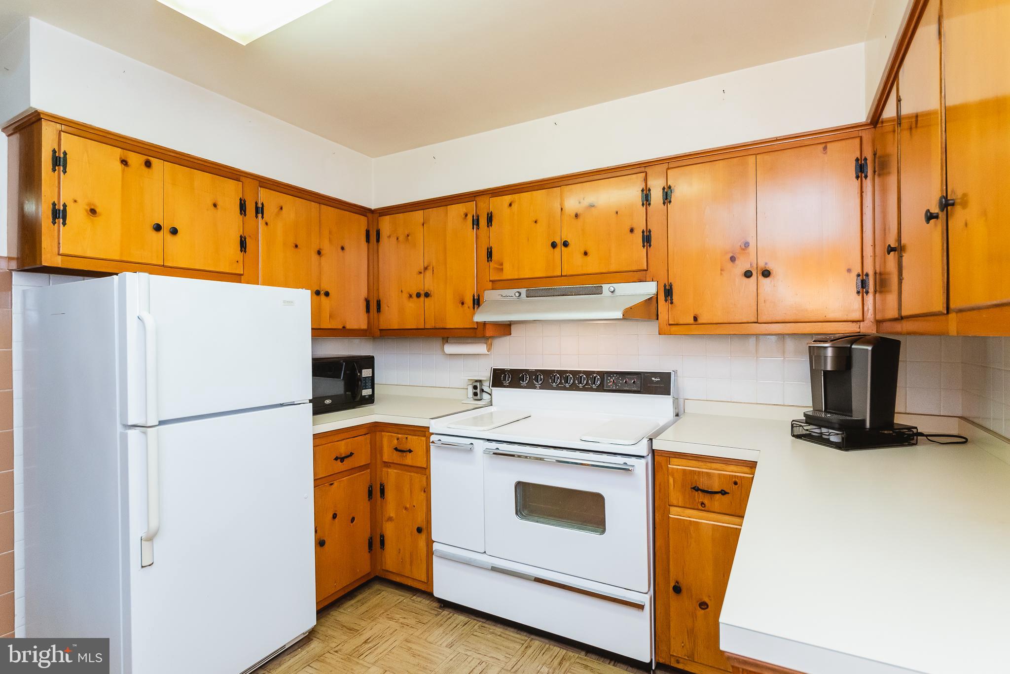 LOCUST KNOLL - Residential