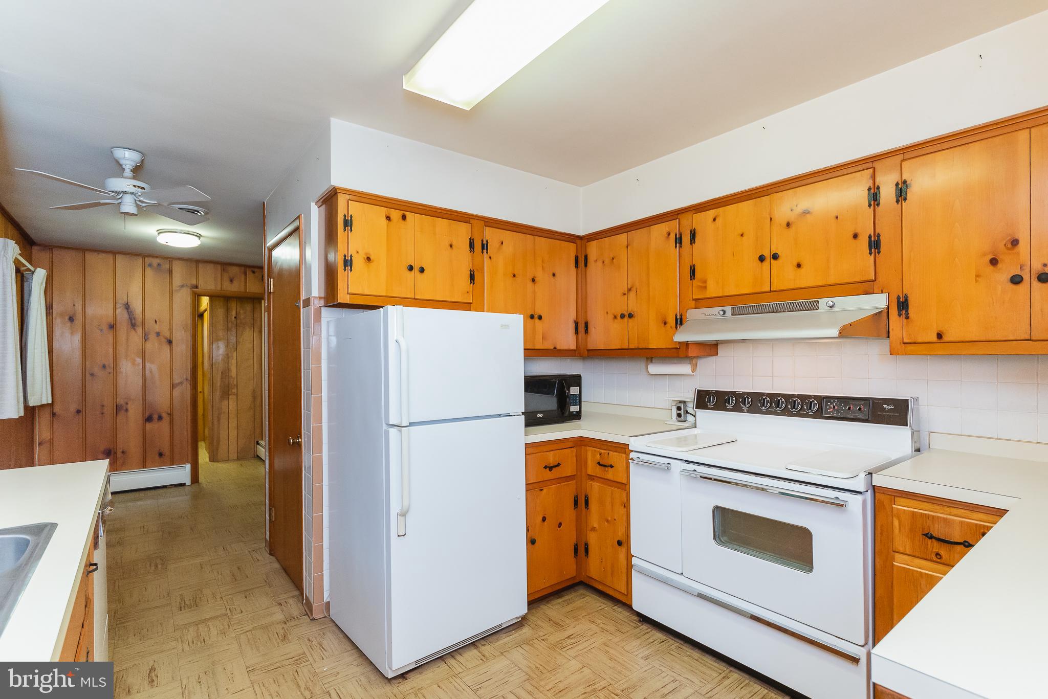 LOCUST KNOLL - Residential