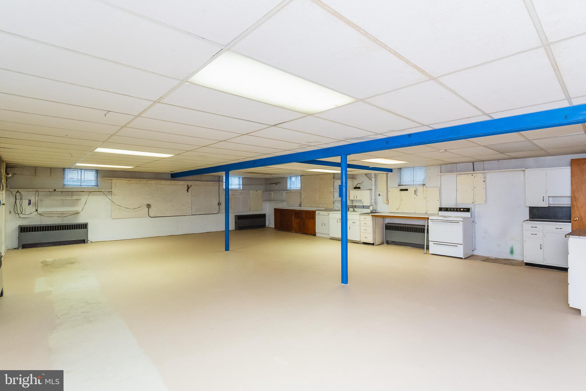 LOCUST KNOLL - Residential