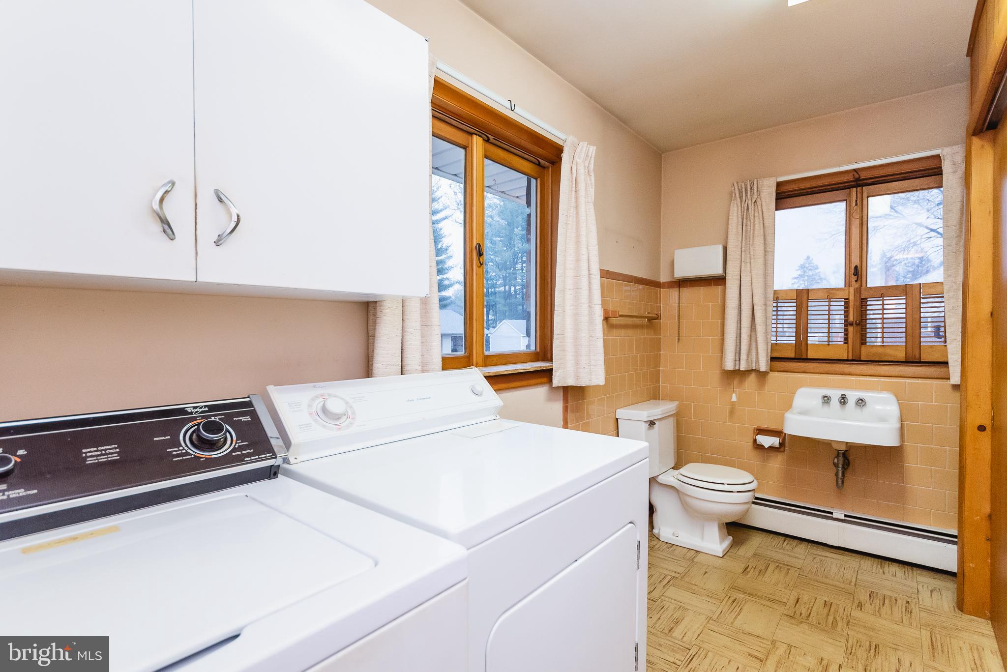 LOCUST KNOLL - Residential