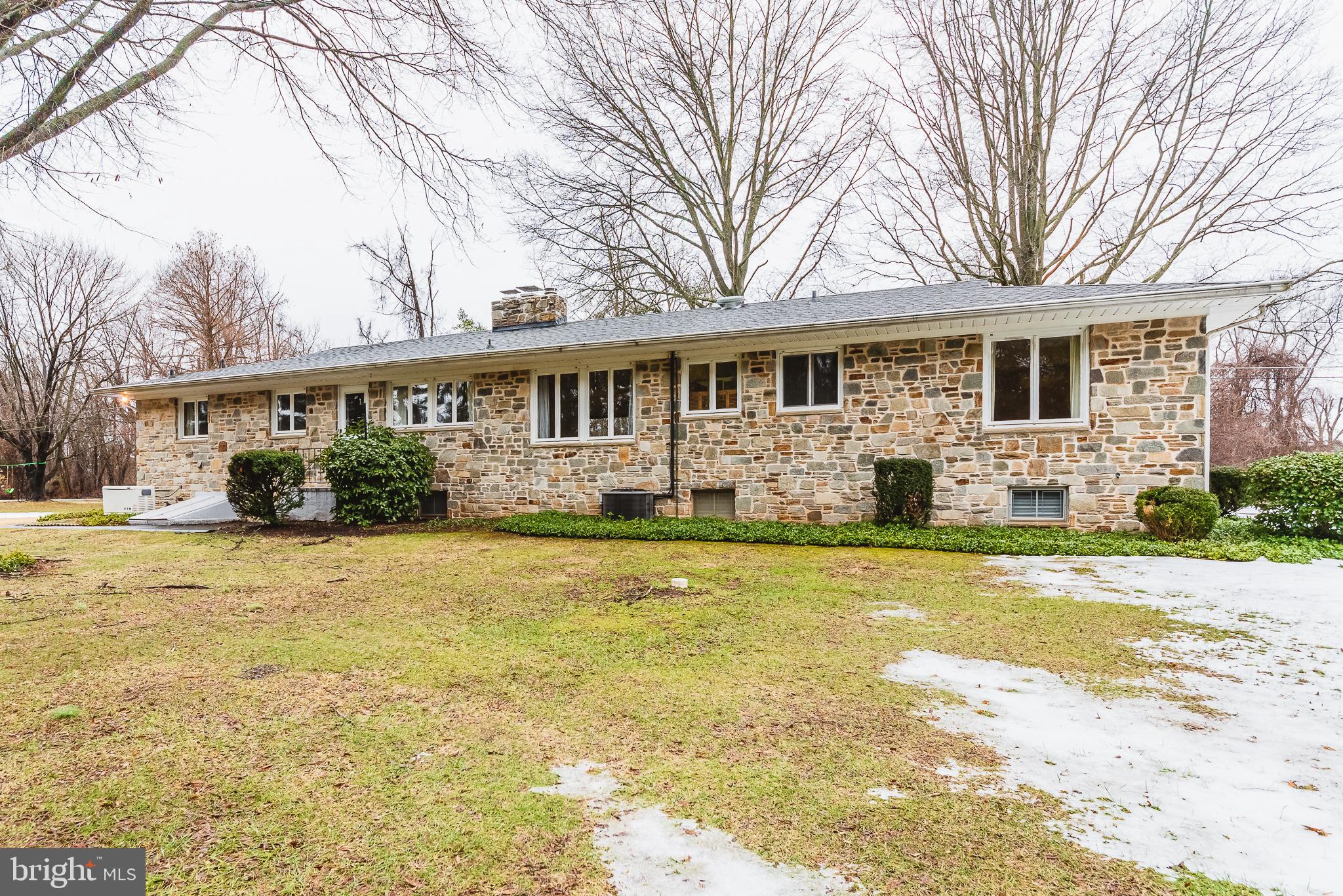 LOCUST KNOLL - Residential