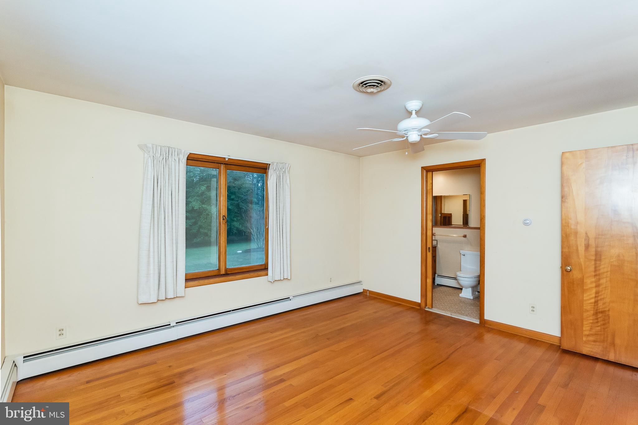 LOCUST KNOLL - Residential