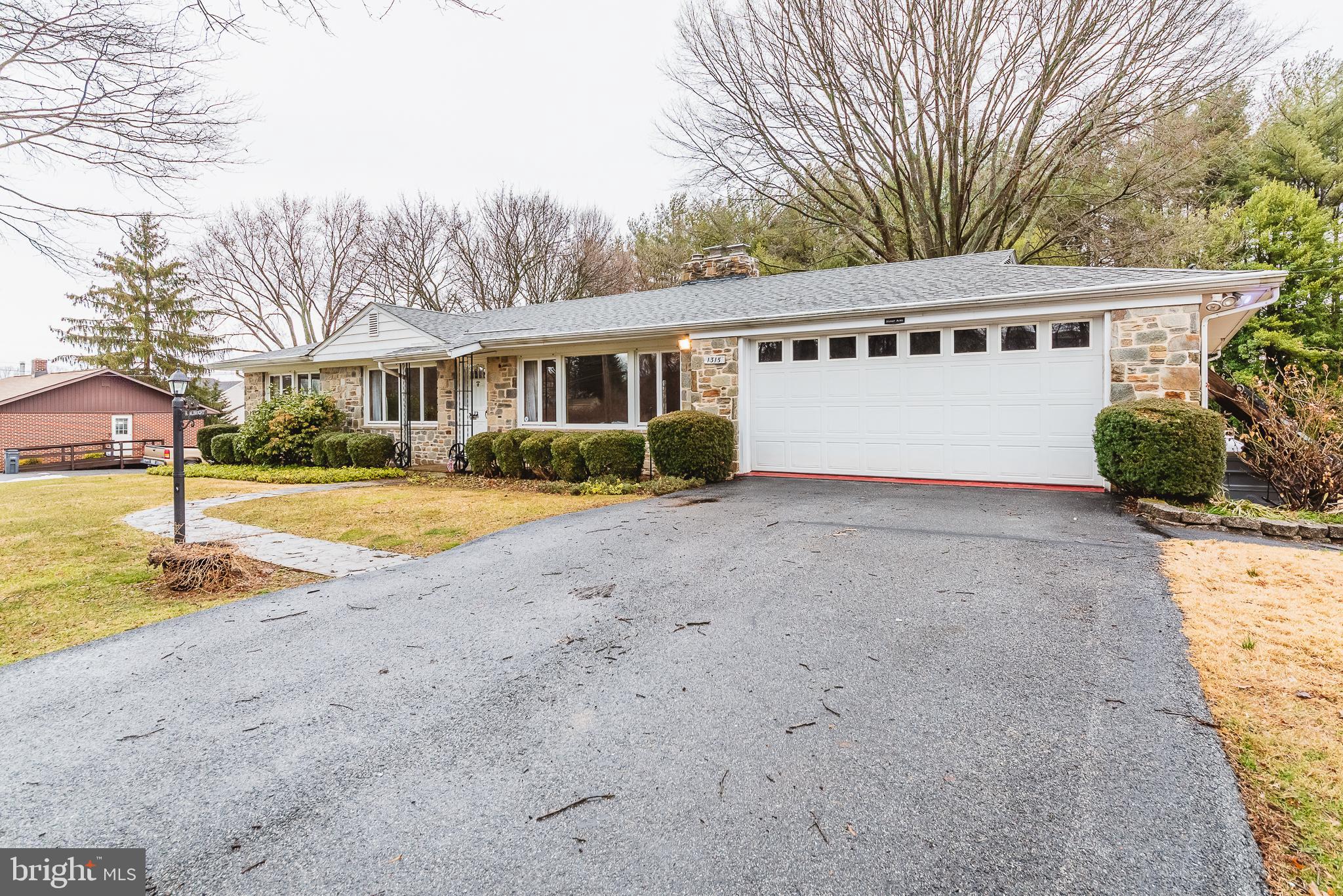 LOCUST KNOLL - Residential