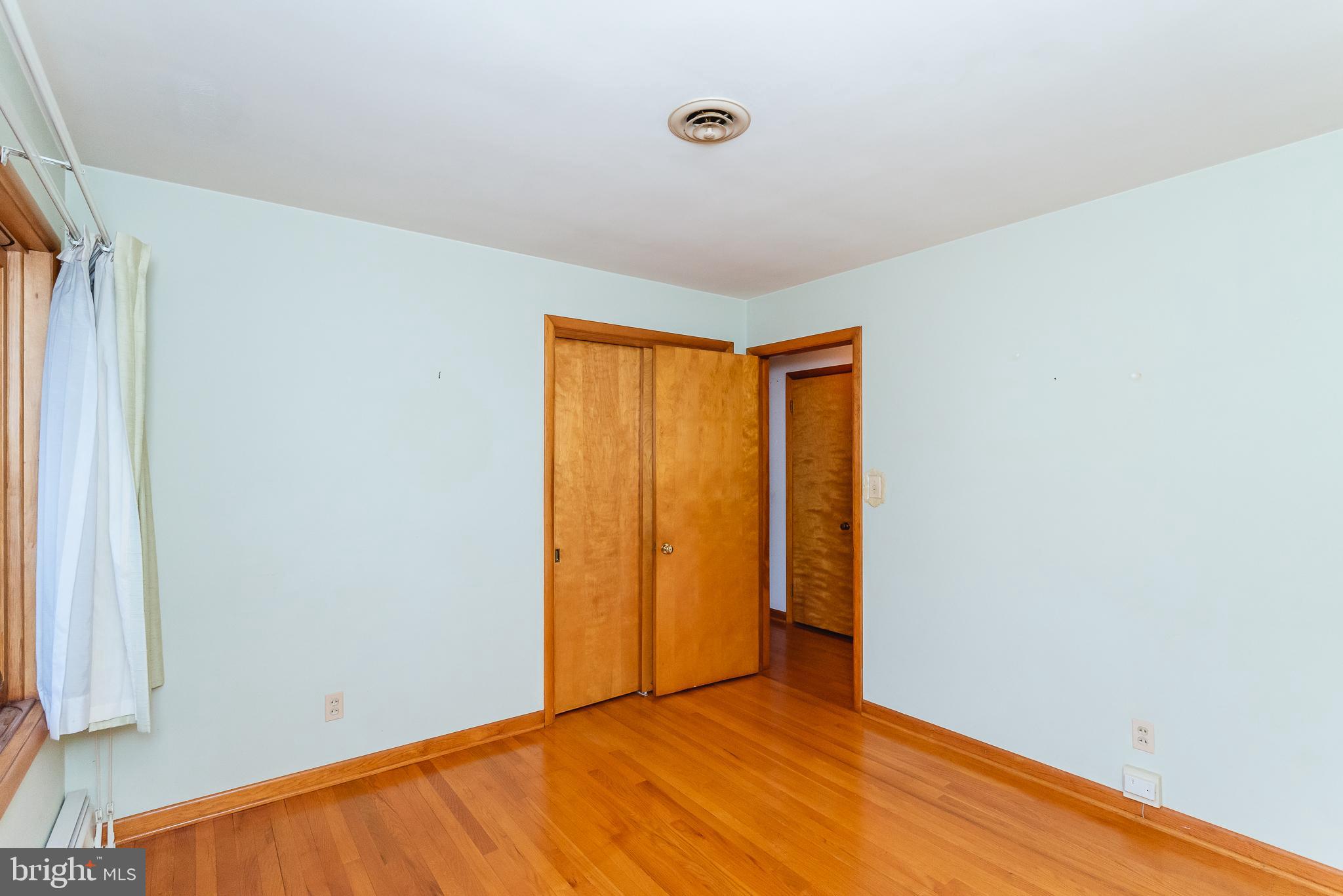 LOCUST KNOLL - Residential