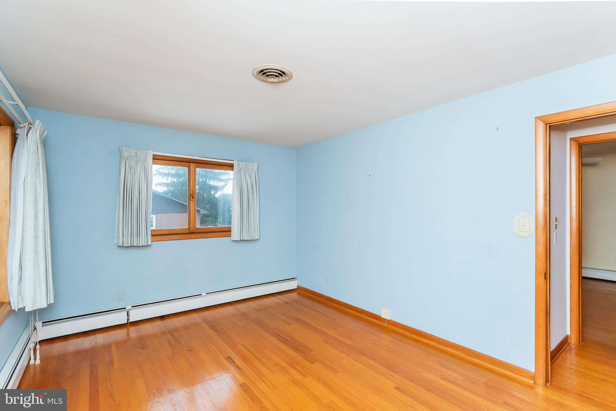 LOCUST KNOLL - Residential