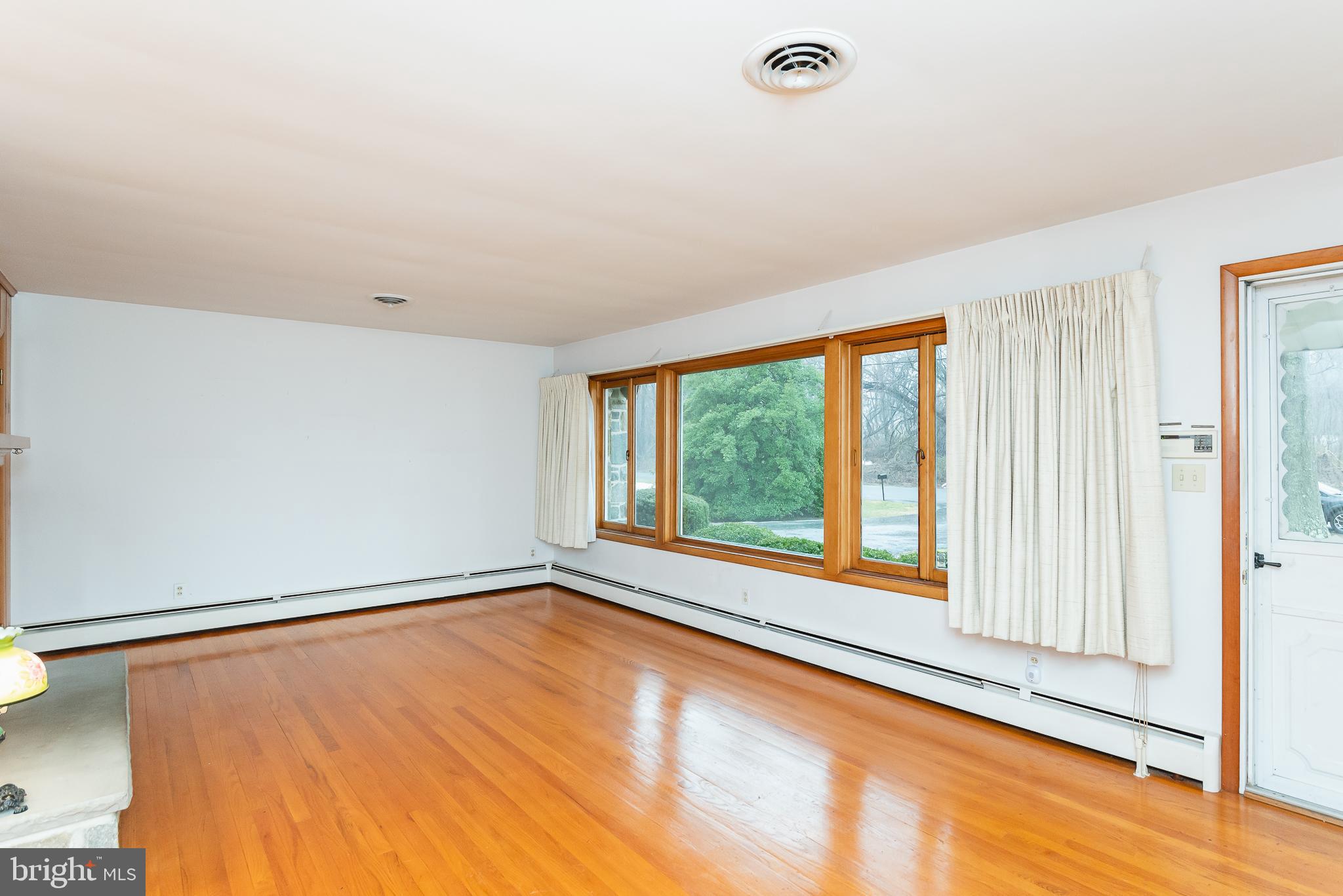 LOCUST KNOLL - Residential